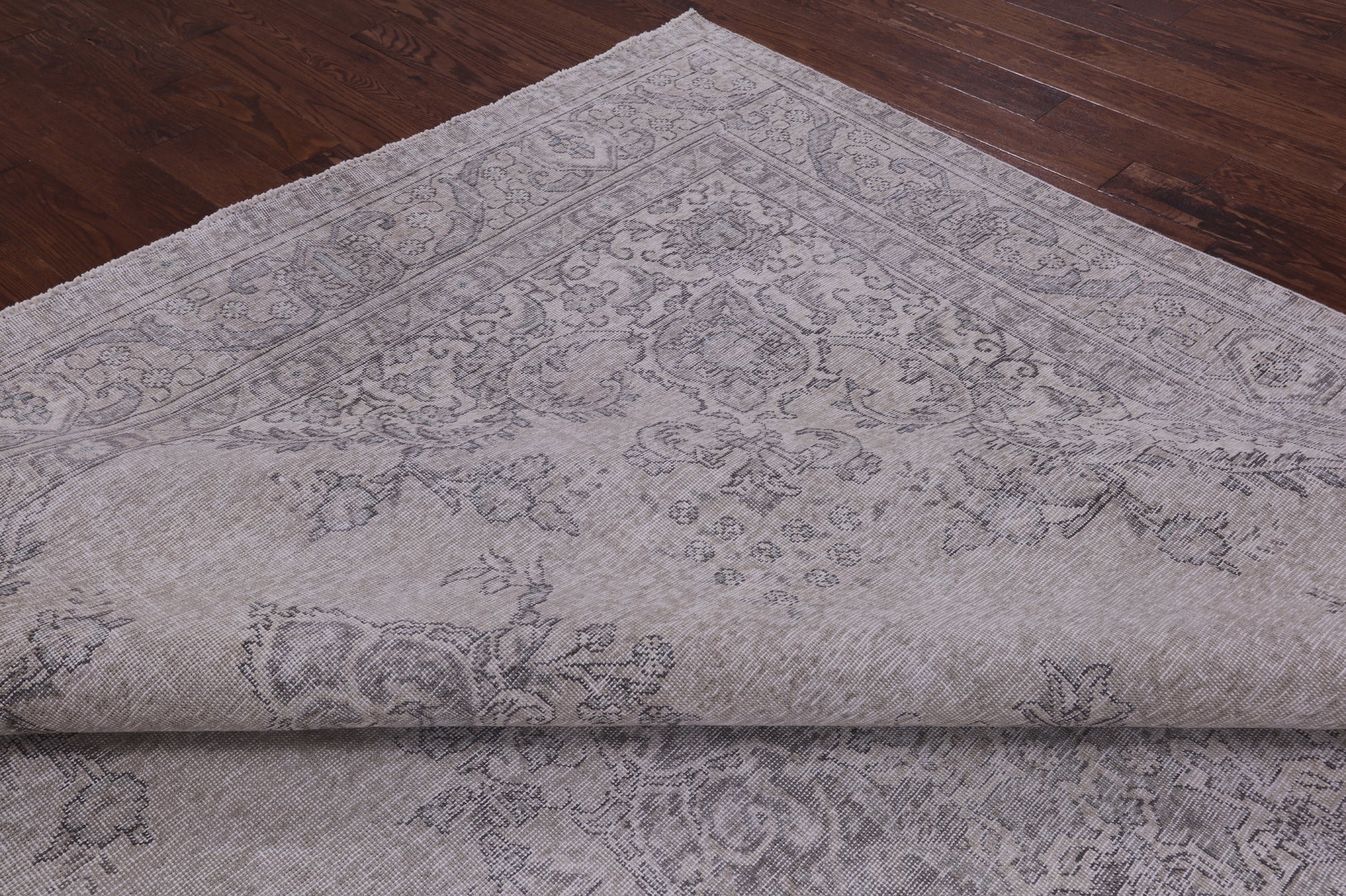 Ivory Persian Vintage White Wash Hand Knotted Wool Rug - 9' 6" X 12' 11" - Golden Nile
