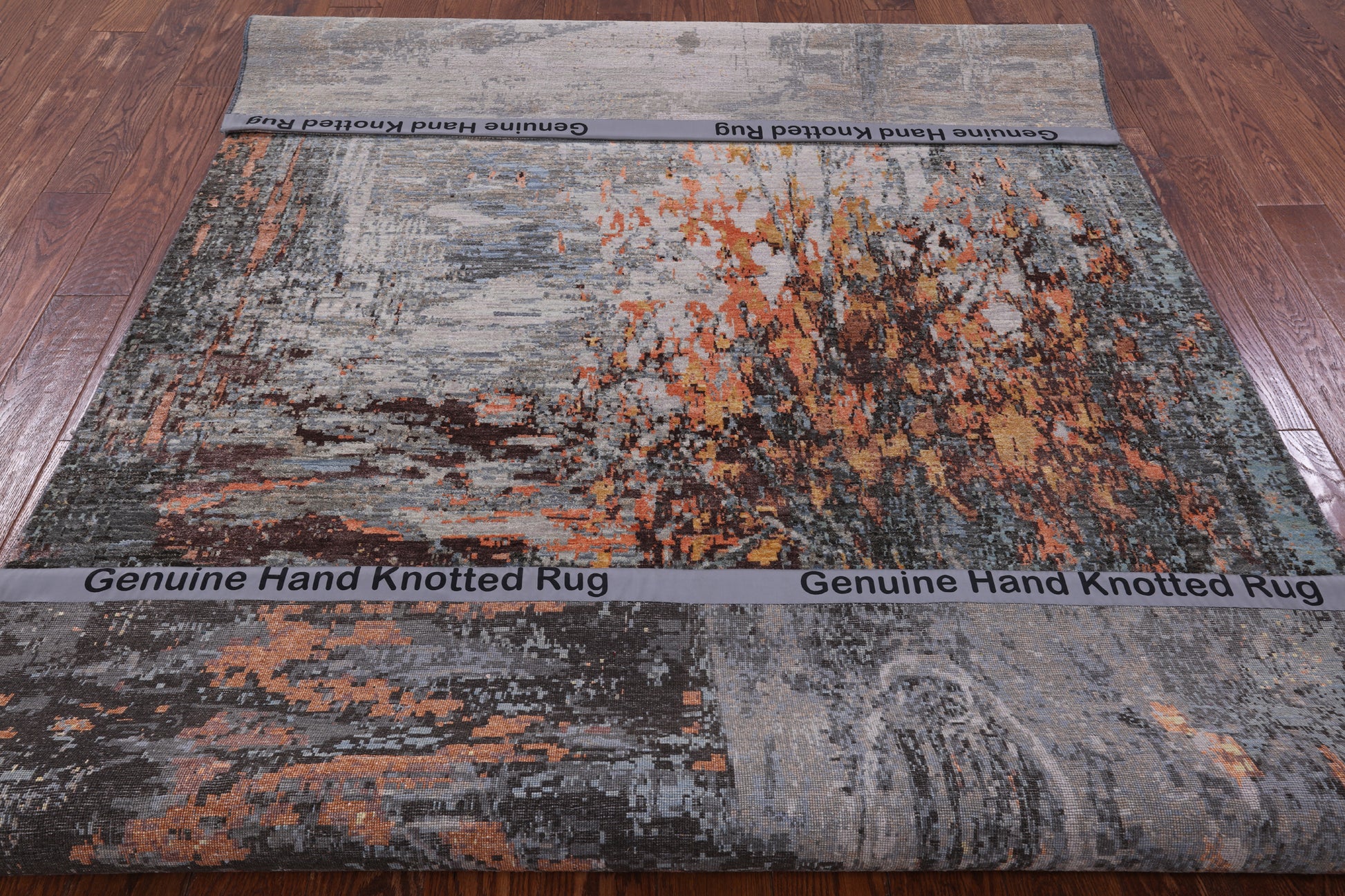 Contemporary Hand Knotted Wool & Silk Vase Design Rug - 6' 0" X 9' 3" - Golden Nile