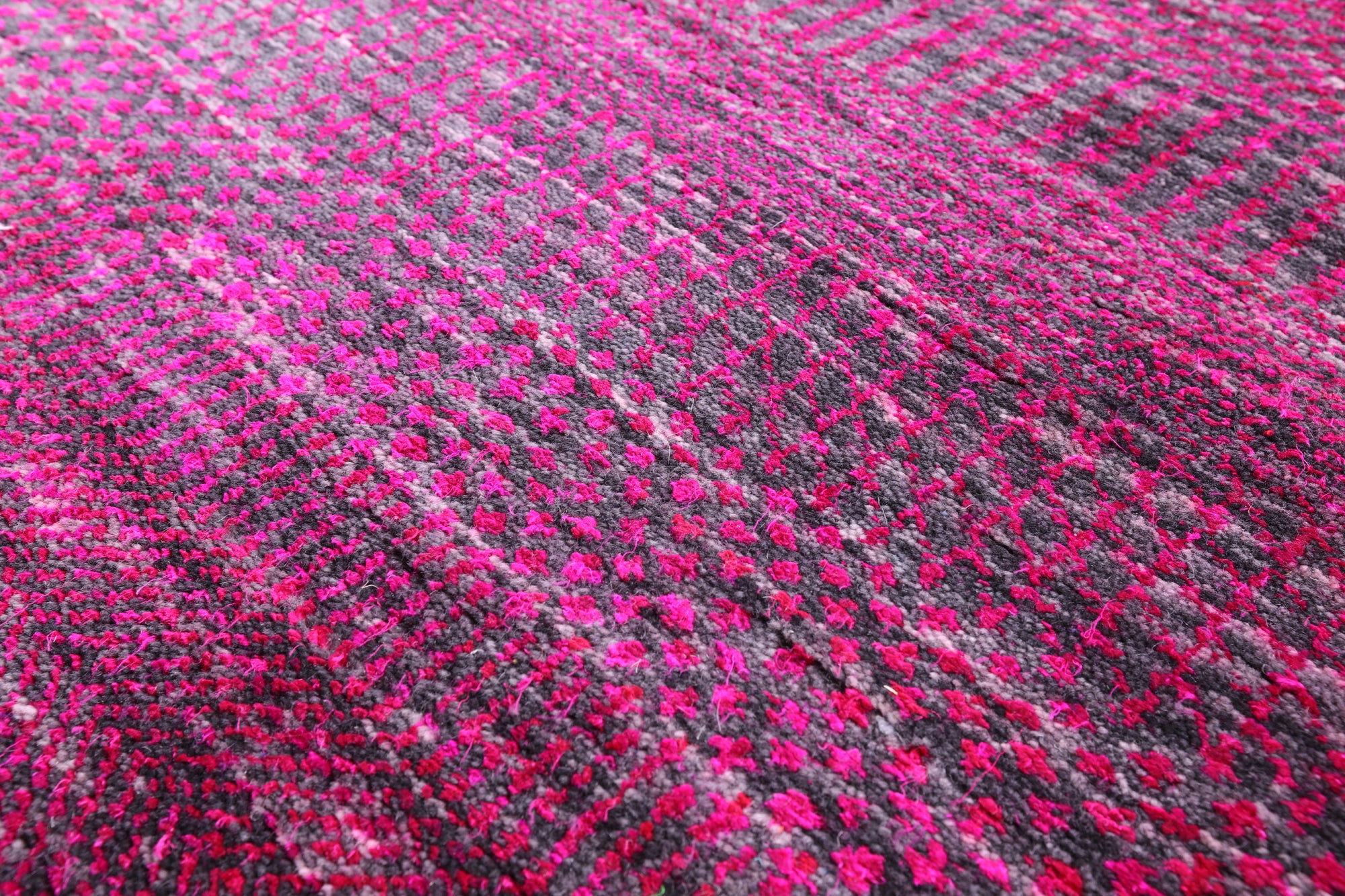 Pink Savannah Grass Handmade Wool & Silk Runner Rug - 2' 5" X 21' 11" - Golden Nile
