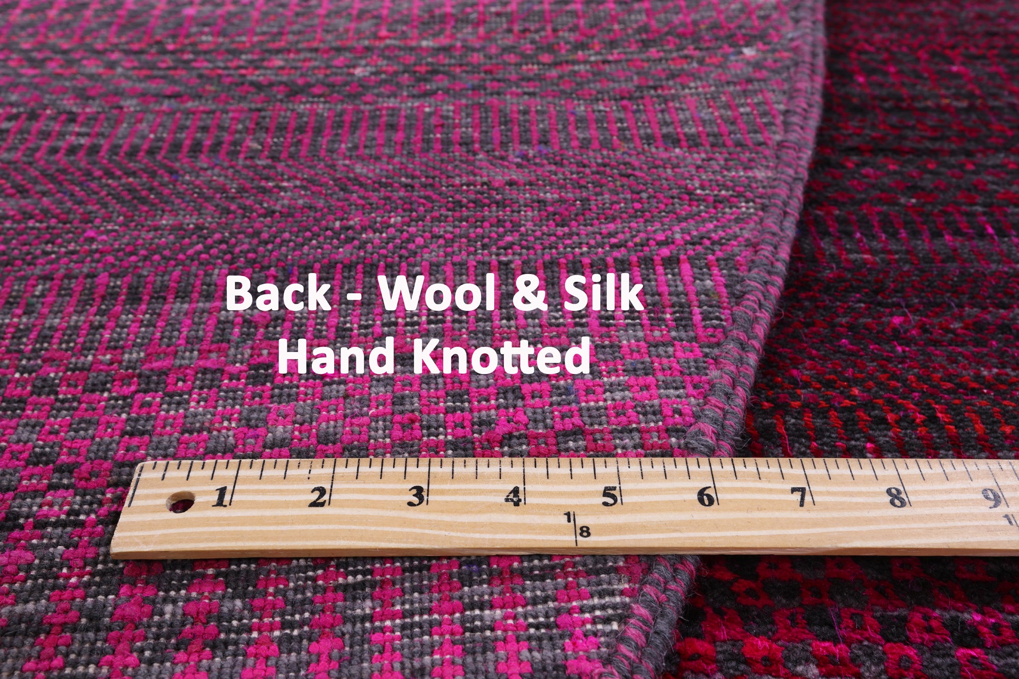 Pink Round Savannah Grass Handmade Wool & Silk Rug - 9' 8" X 9' 8" - Golden Nile