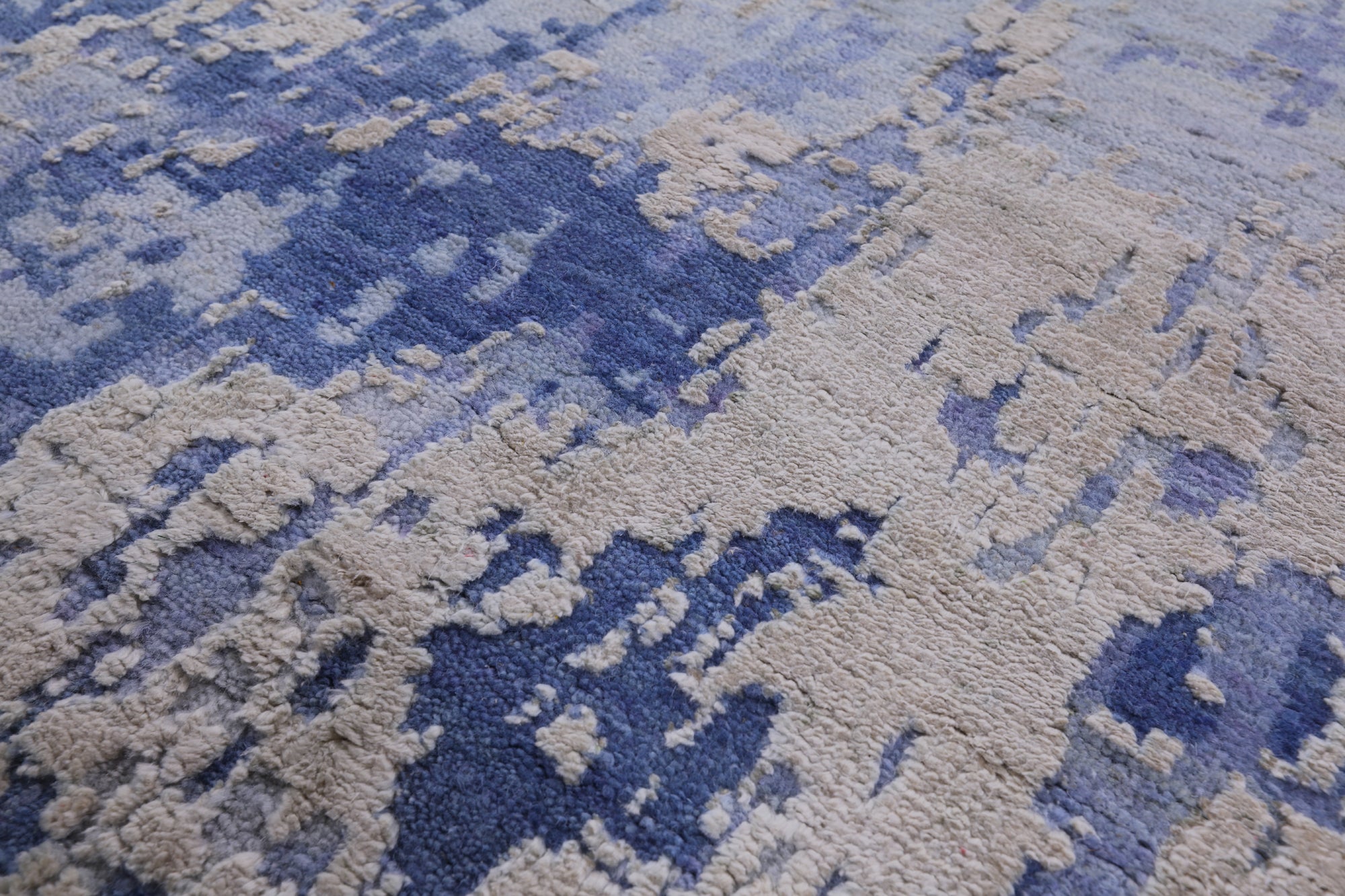 Abstract Modern Hand Knotted Wool & Silk Rug - 8' 10" X 12' 6" - Golden Nile