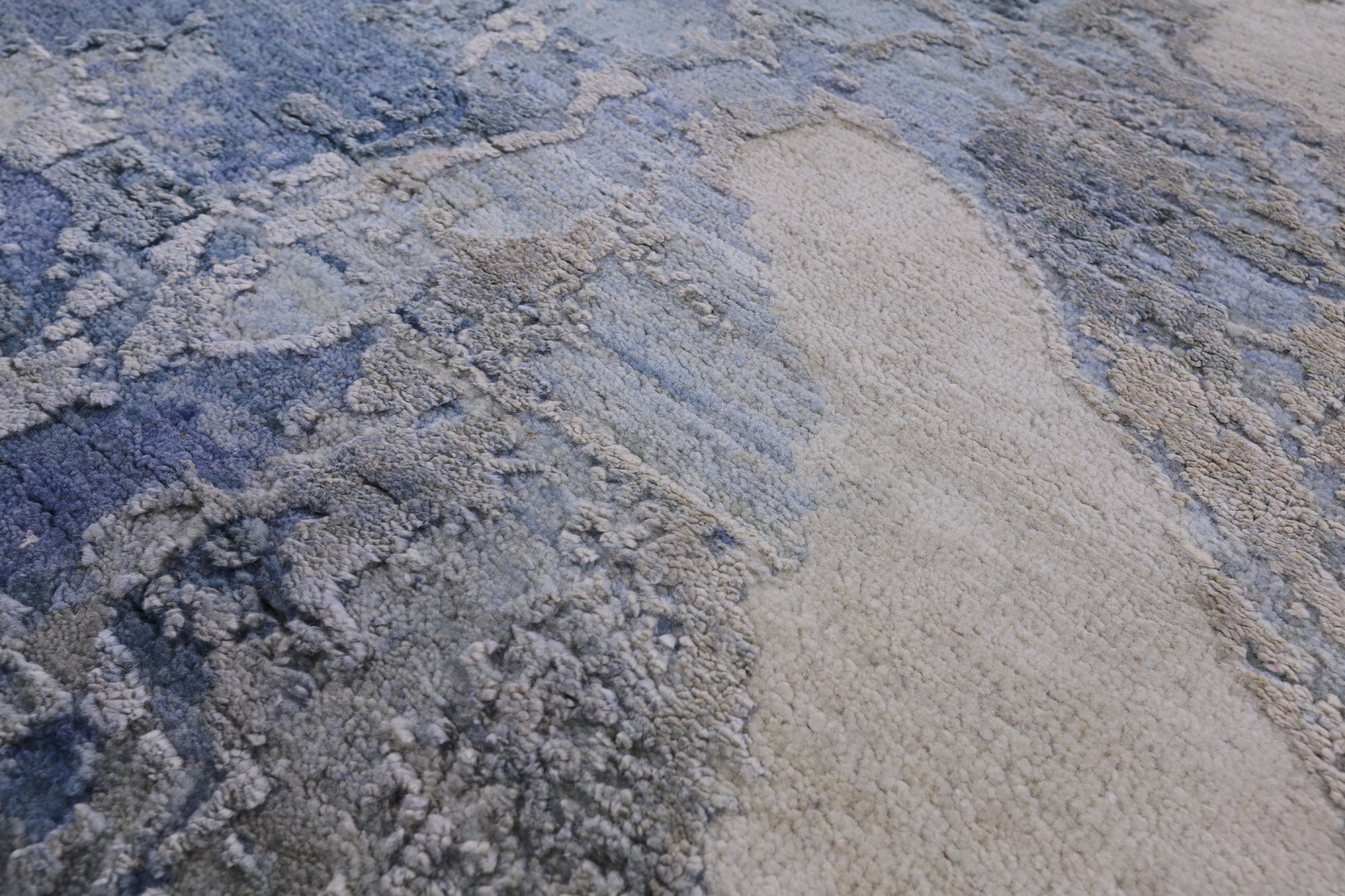 Contemporary Hand Knotted Wool & Silk Rug - 7' 11" X 10' 1" - Golden Nile