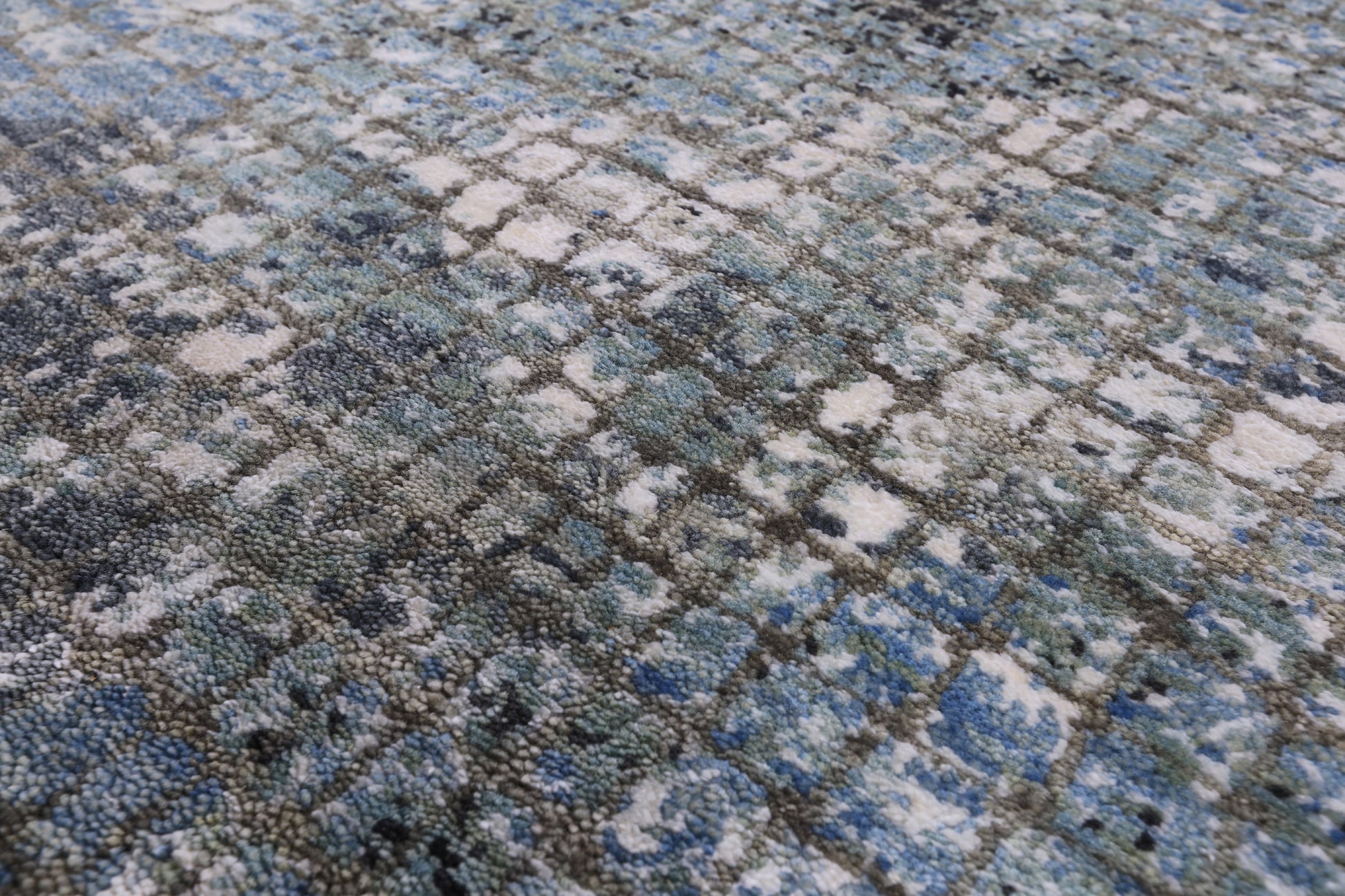 Abstract Contemporary Hand Knotted Wool & Silk Rug - 6' 0" X 9' 2" - Golden Nile
