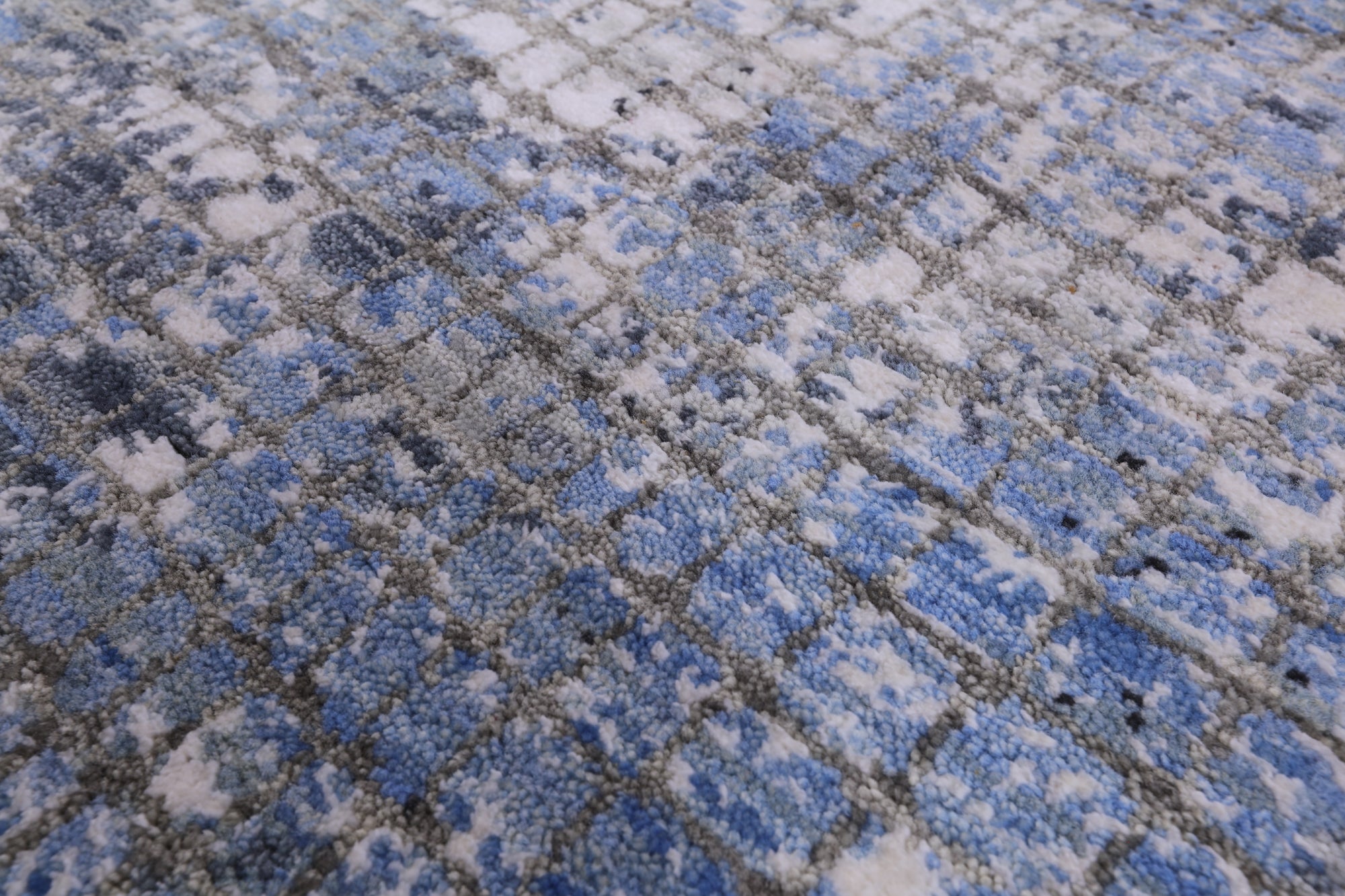 Abstract Contemporary Hand Knotted Wool & Silk Rug - 6' 0" X 9' 2" - Golden Nile