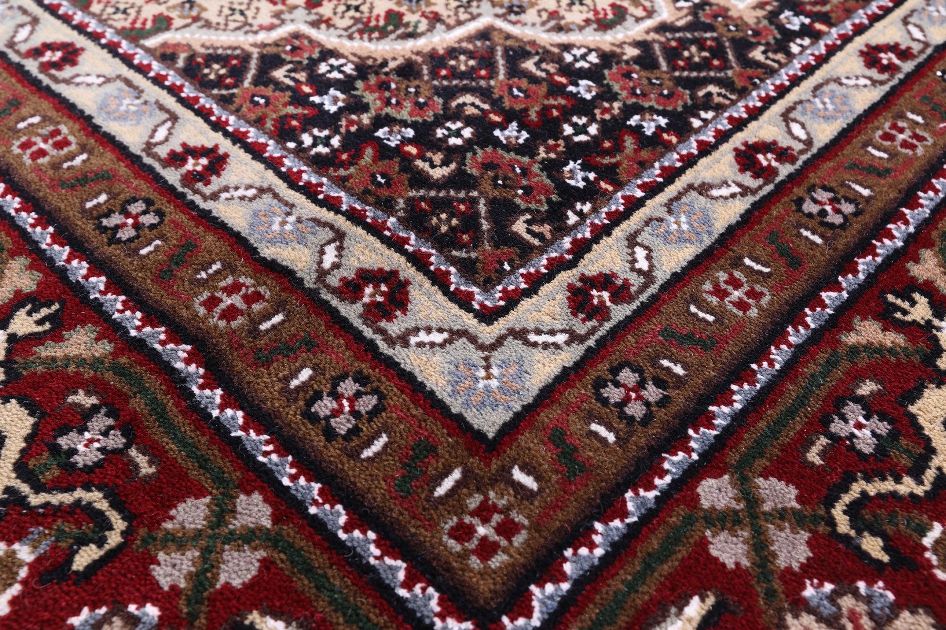 Ivory Bijar Hand Knotted Wool & Silk Rug - 6' 1" X 9' 0" - Golden Nile