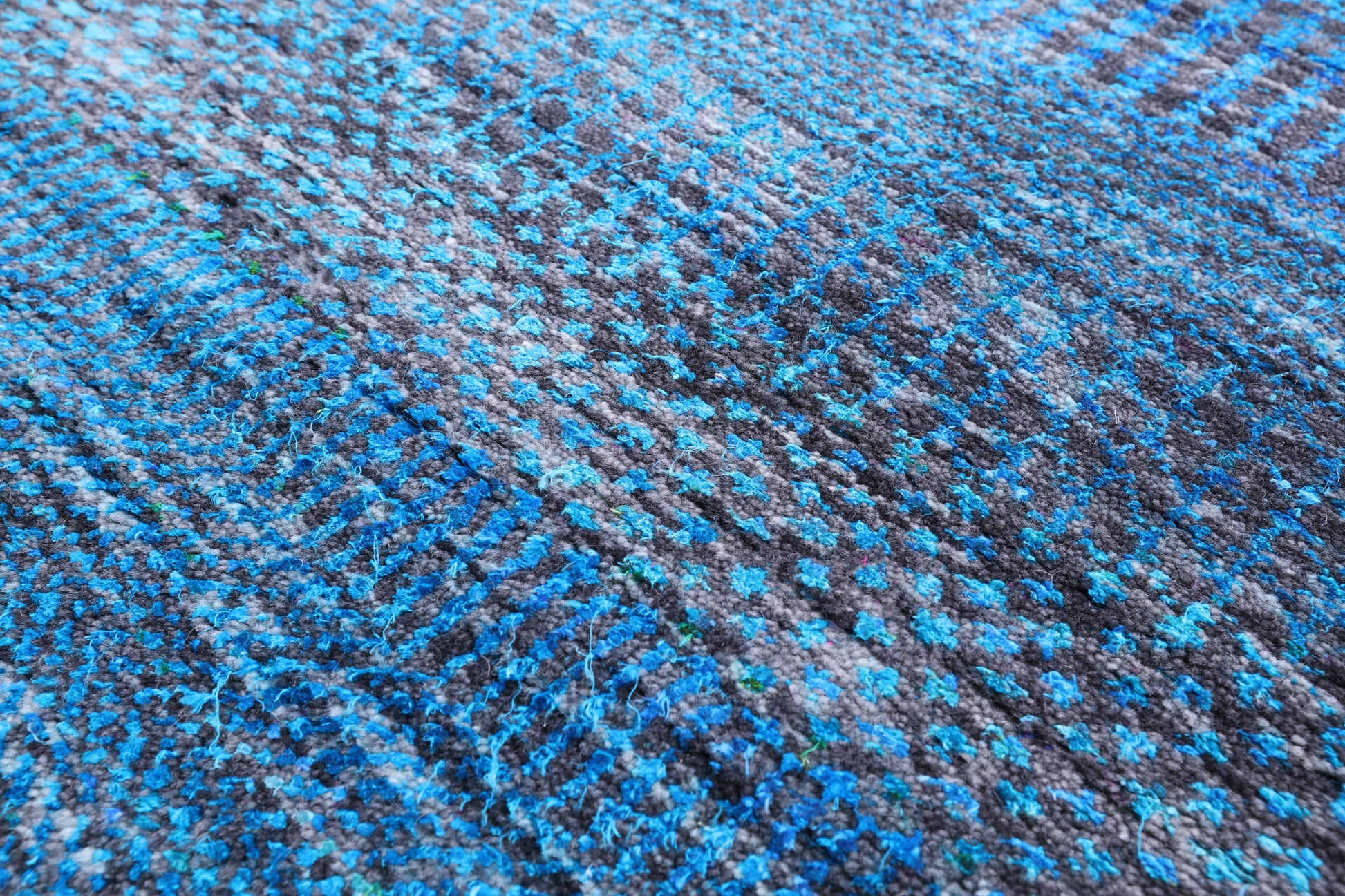 Blue Savannah Grass Hand Knotted Wool & Silk Runner Rug - 2' 7" X 21' 11" - Golden Nile