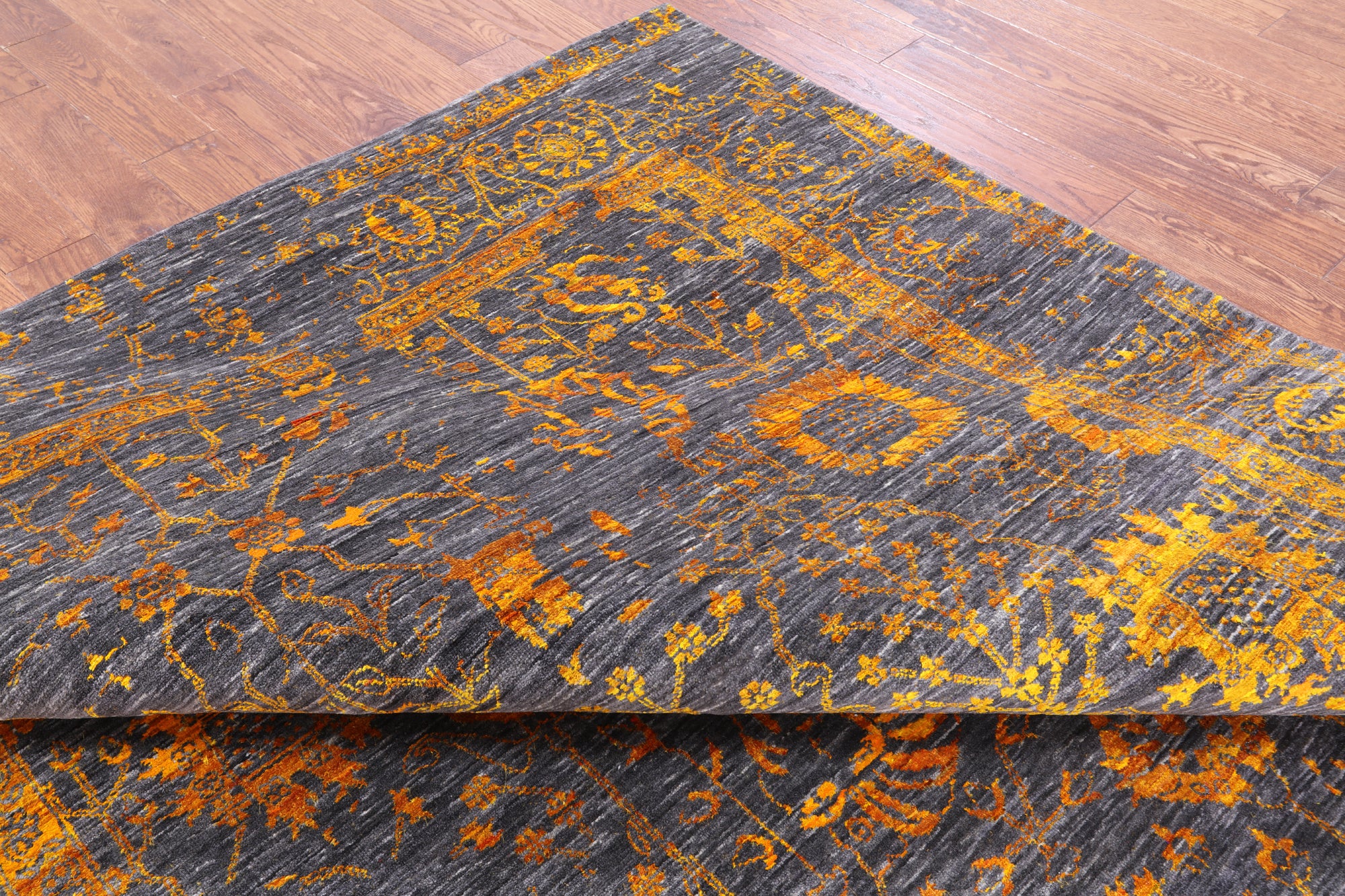 Grey Persian Hand Knotted Wool & Silk Rug - 7' 11" X 10' 3" - Golden Nile