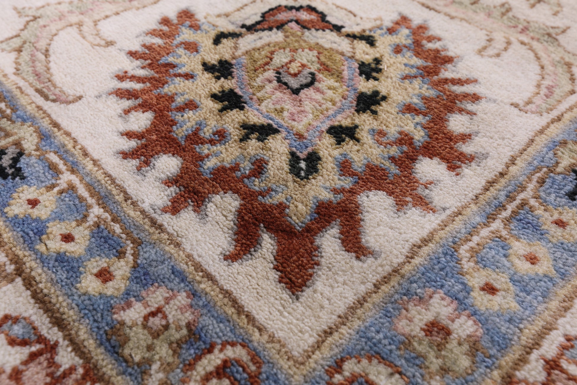 Ivory Persian Tabriz Hand Knotted Wool Rug - 7' 8" X 9' 11" - Golden Nile