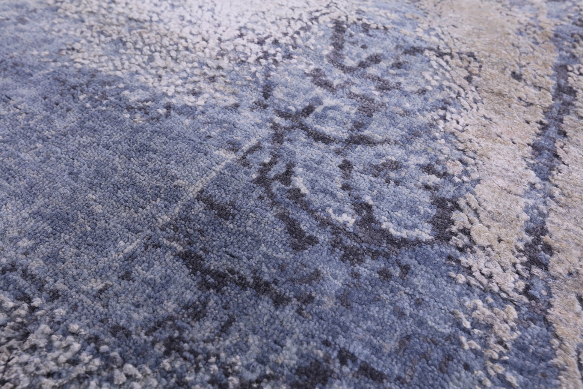 Abstract Contemporary Hand Knotted Wool & Silk Rug - 8' 1" X 9' 11" - Golden Nile