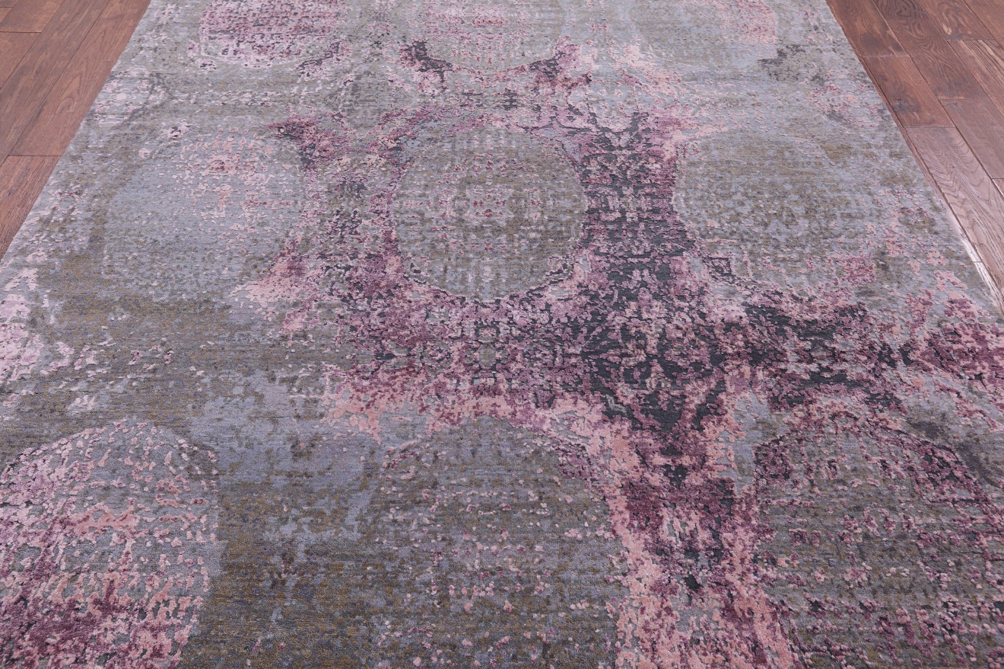 Abstract Modern Hand Knotted Wool & Silk Rug - 6' 6" X 9' 11" - Golden Nile