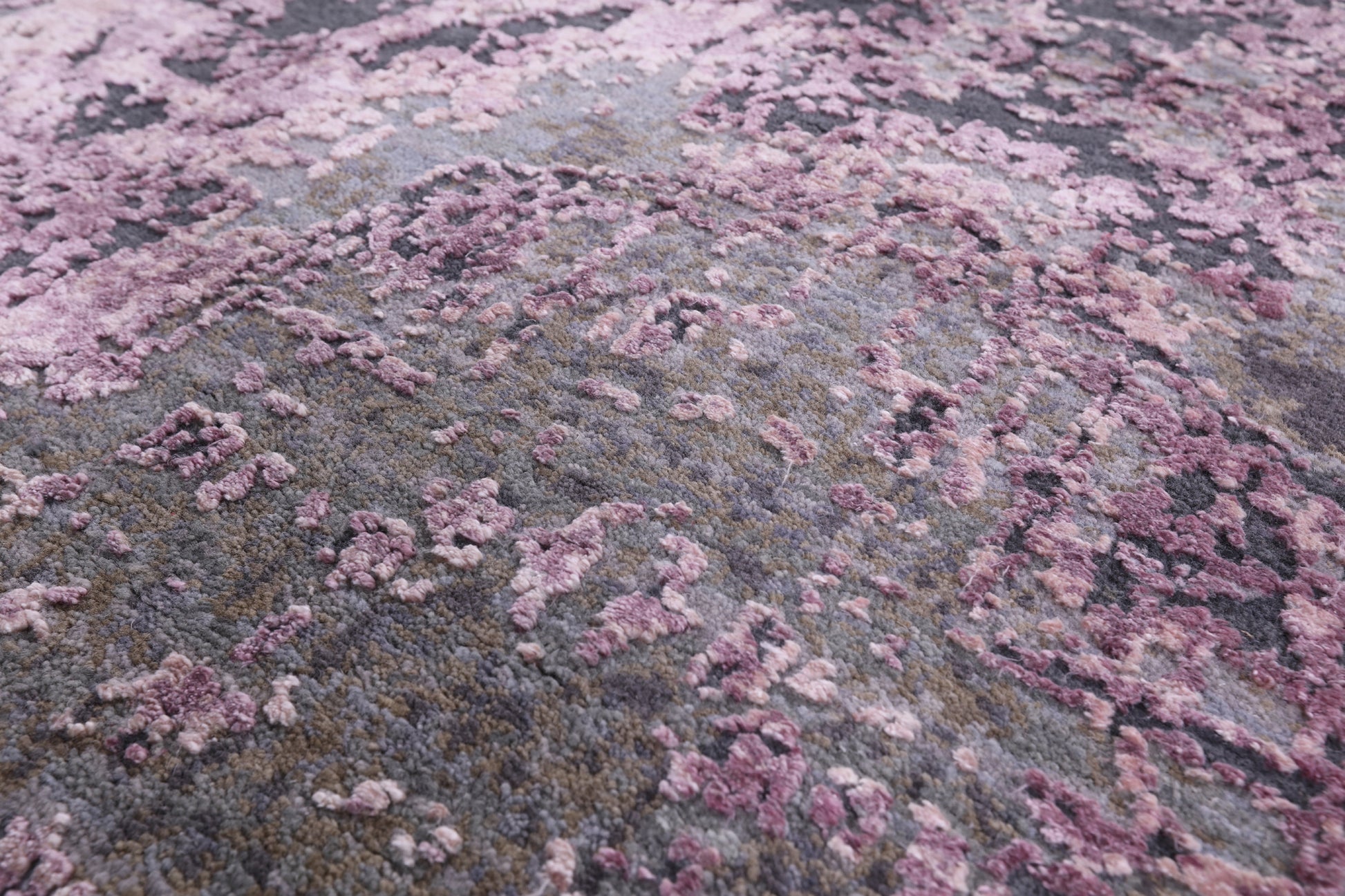 Abstract Modern Hand Knotted Wool & Silk Rug - 6' 6" X 9' 11" - Golden Nile