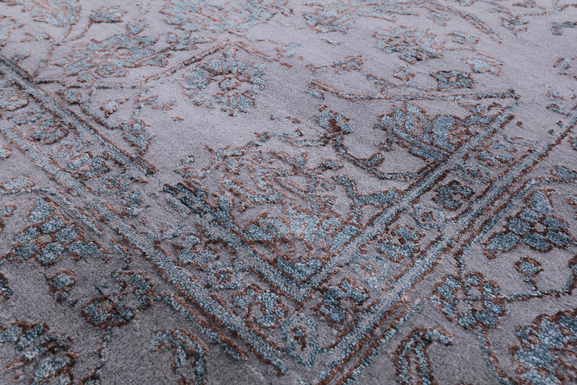 Grey Persian Heriz Serapi Hand Knotted Wool & Silk Rug - 8' 0" X 10' 6" - Golden Nile