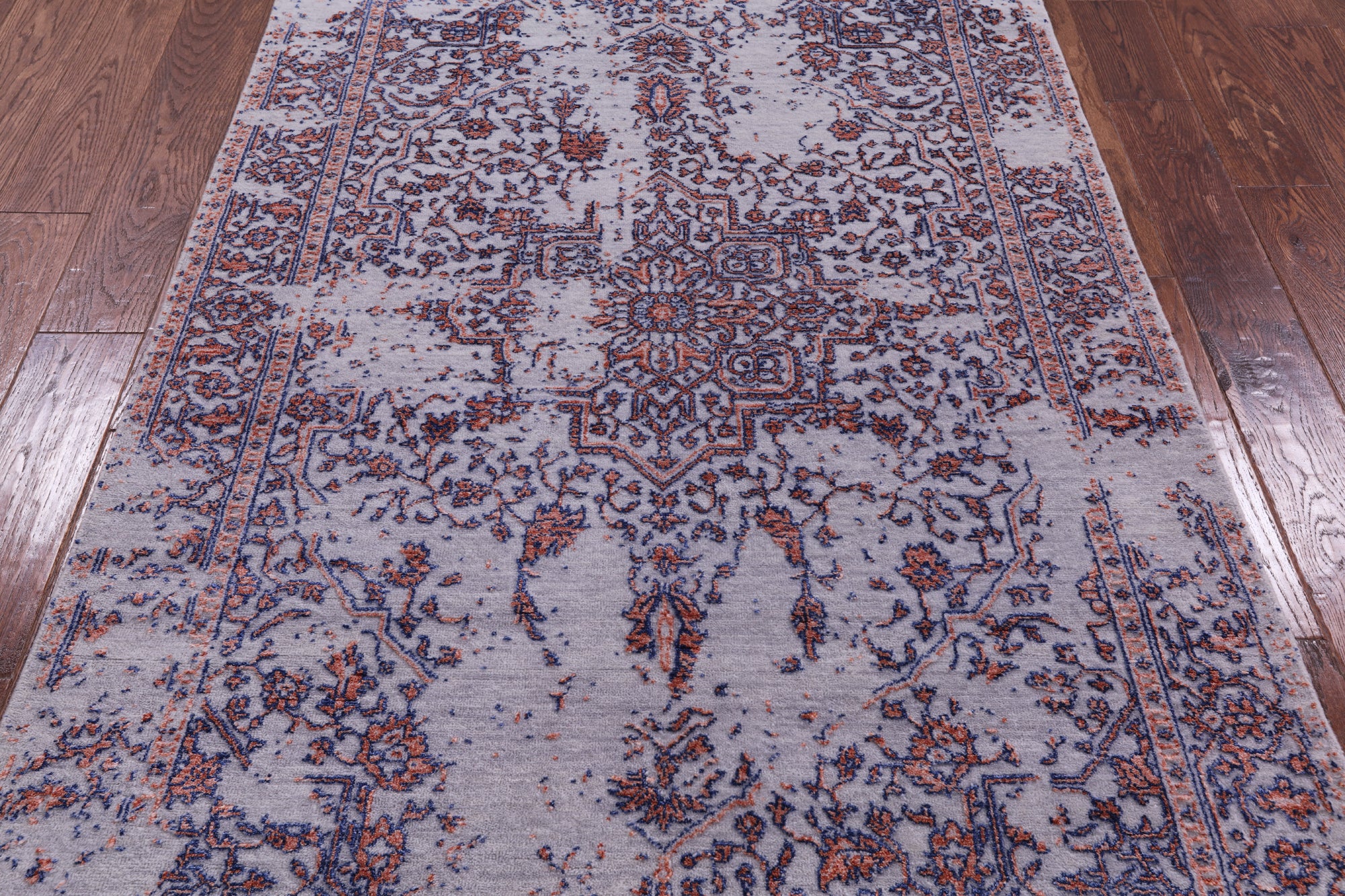 Grey Persian Heriz Serapi Hand Knotted Wool & Silk Rug - 4' 0" X 6' 0" - Golden Nile
