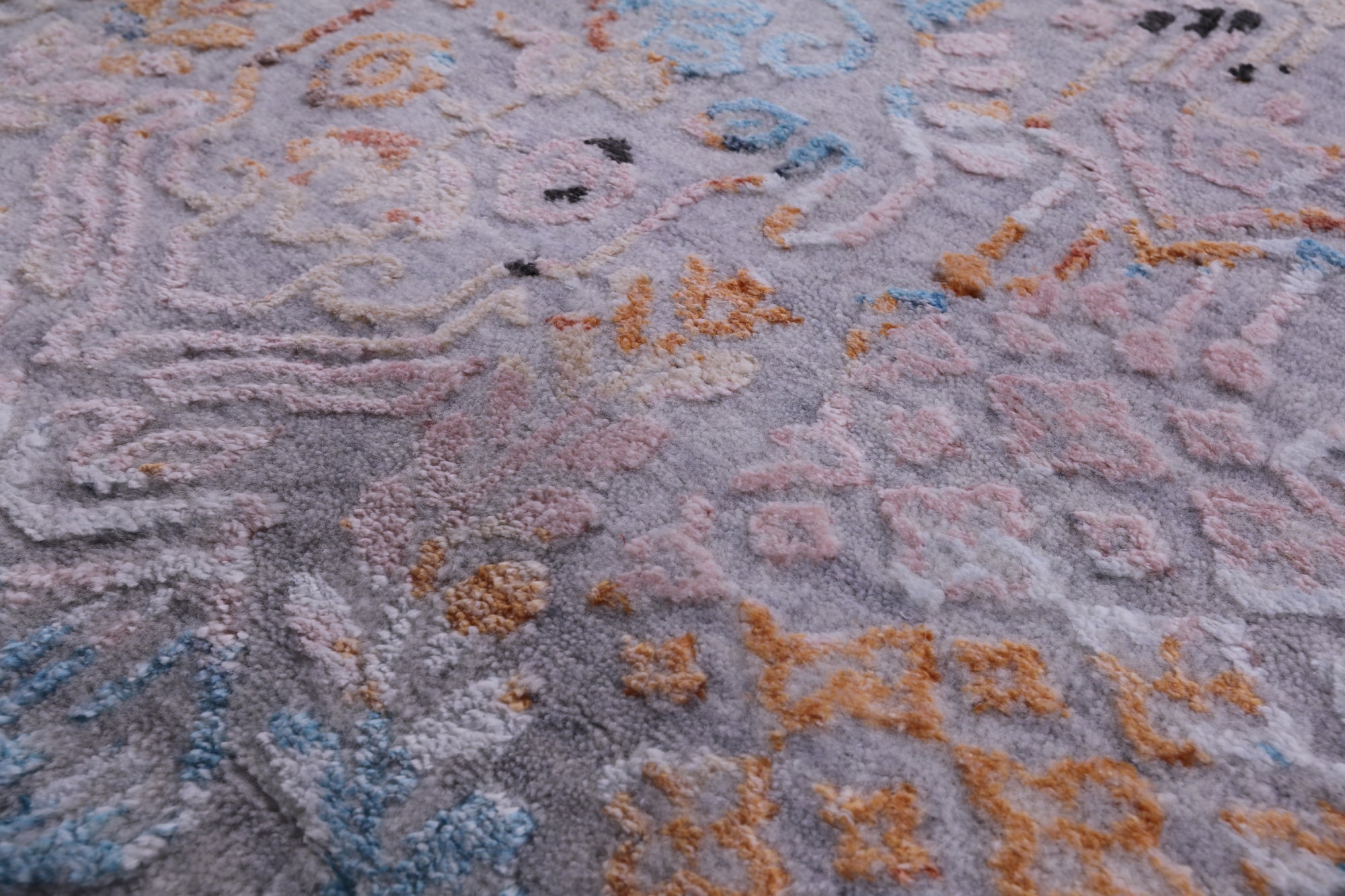 Abstract Contemporary Hand Knotted Wool & Silk Rug - 7' 9" X 10' 3" - Golden Nile