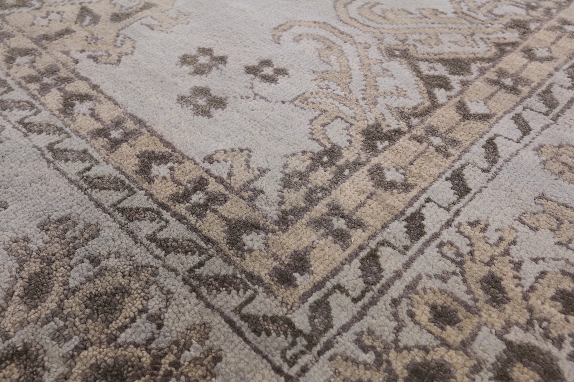 Turkish Oushak Hand Knotted Wool Rug - 7' 11" X 10' 0" - Golden Nile