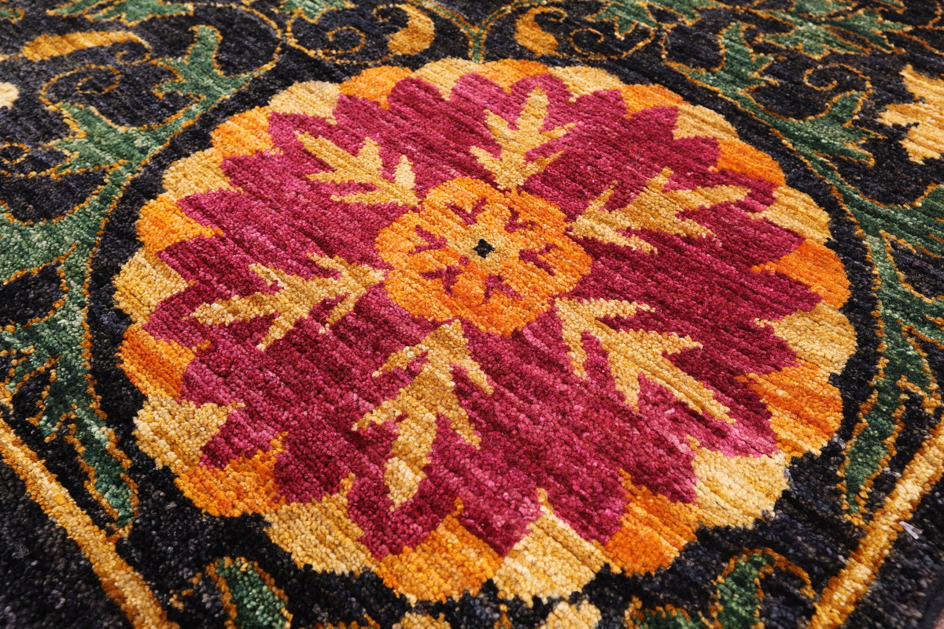 Black William Morris Handmade Wool Rug - 6' 2" X 8' 10" - Golden Nile