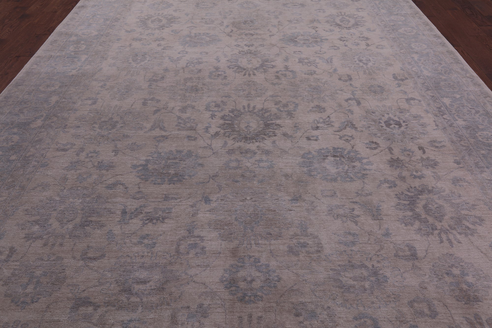 Ivory Peshawar Hand Knotted Wool Rug - 9' 10" X 13' 7" - Golden Nile