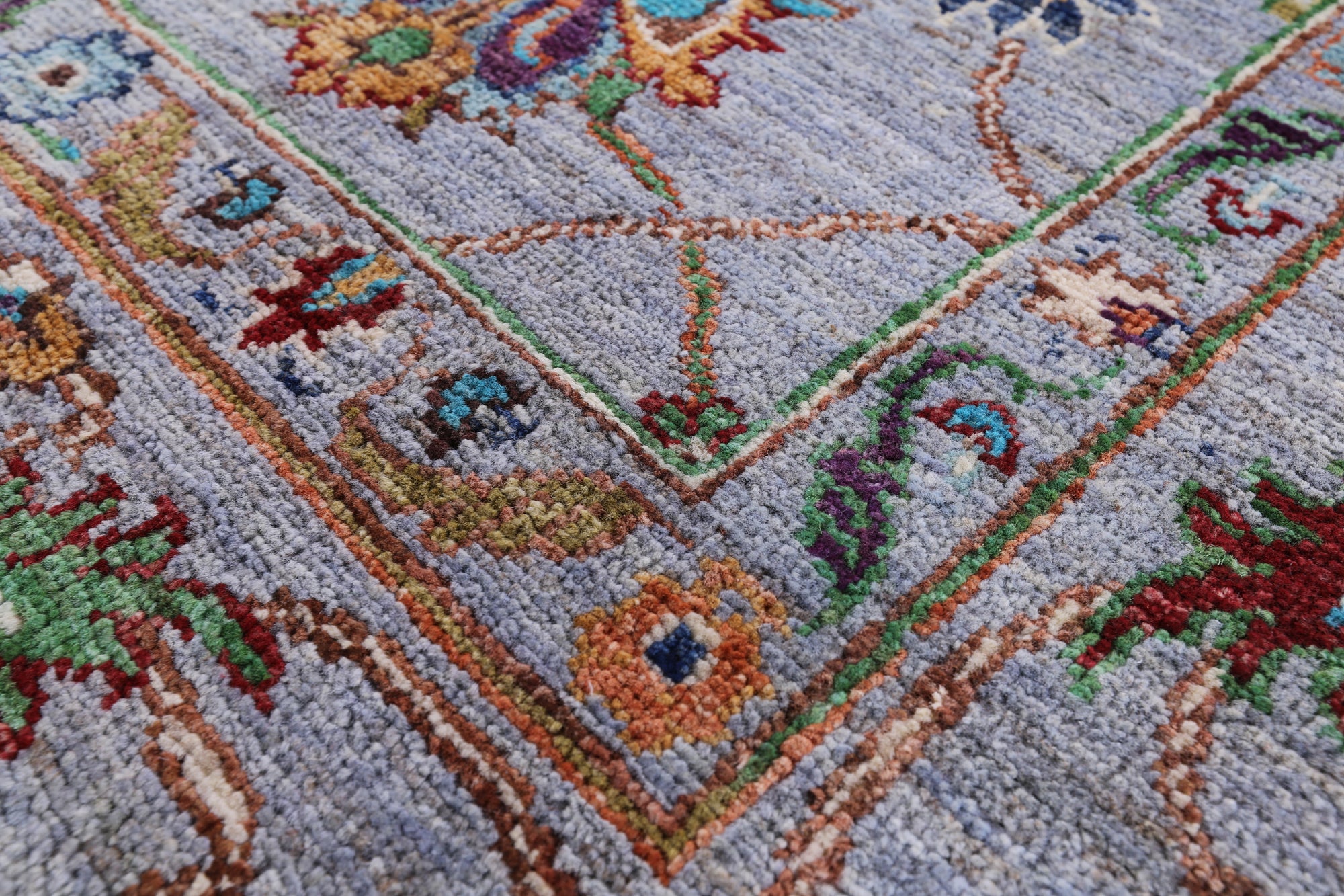 Peshawar Hand Knotted Wool Rug - 6' 9" X 10' 3" - Golden Nile