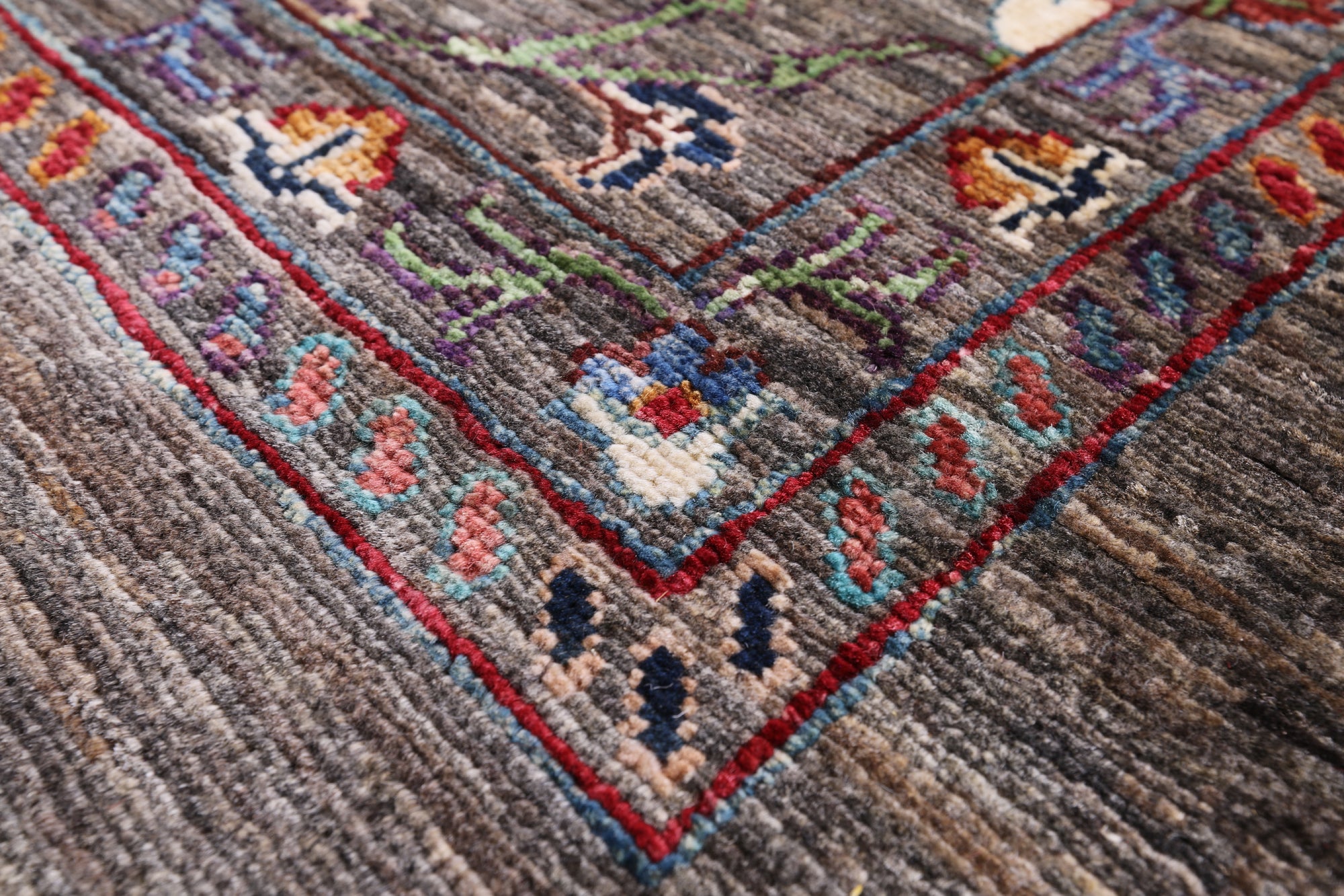 Peshawar Hand Knotted Wool Rug - 6' 9" X 9' 10" - Golden Nile