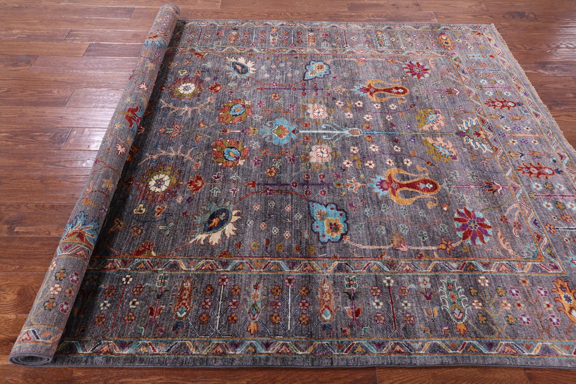 Grey Peshawar Hand Knotted Wool Rug - 5' 10" X 7' 8" - Golden Nile