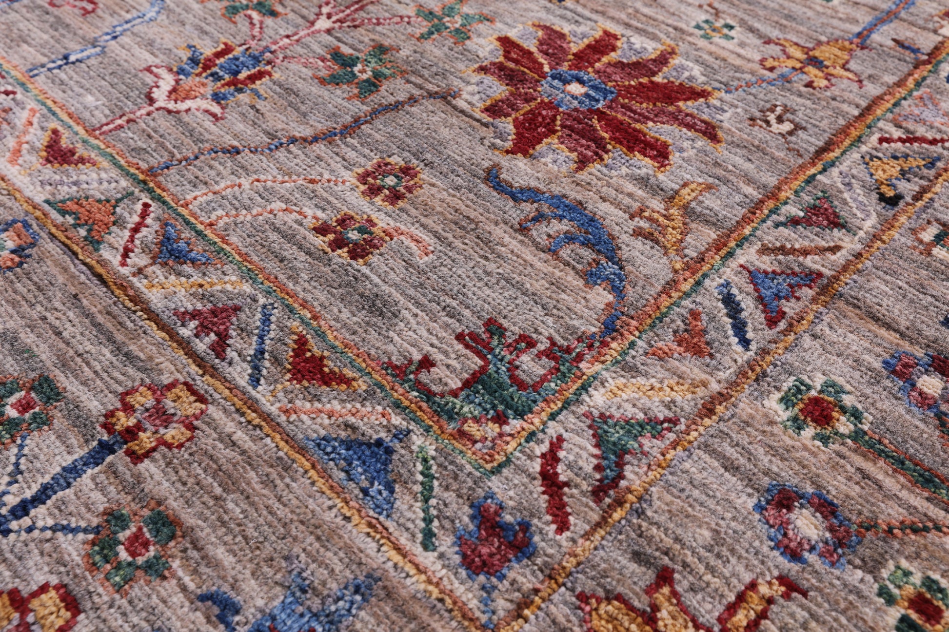Peshawar Handmade Wool Rug - 5' 7" X 7' 10" - Golden Nile