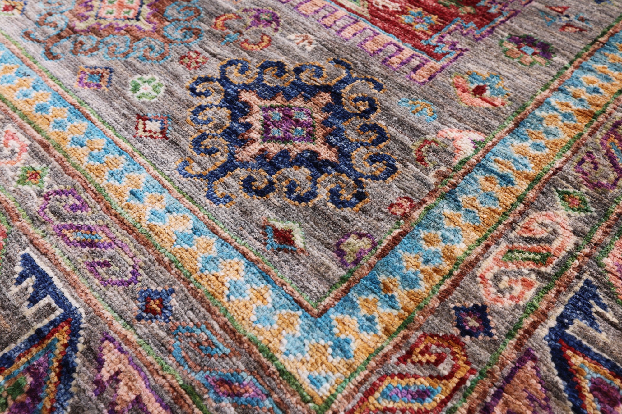 Turkmen Ersari Hand Knotted Wool Rug - 5' 9" X 8' 0" - Golden Nile