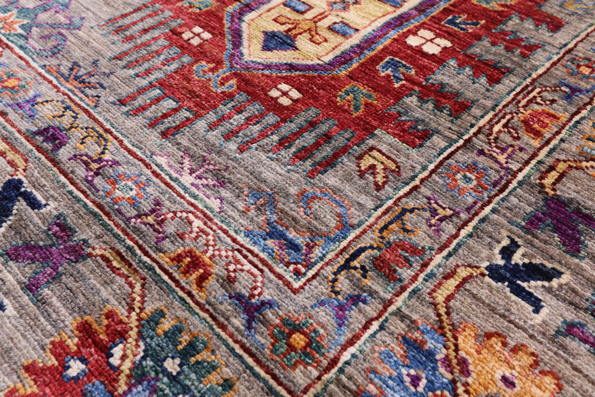 Turkmen Ersari Hand Knotted Wool Rug - 5' 9" X 8' 1" - Golden Nile