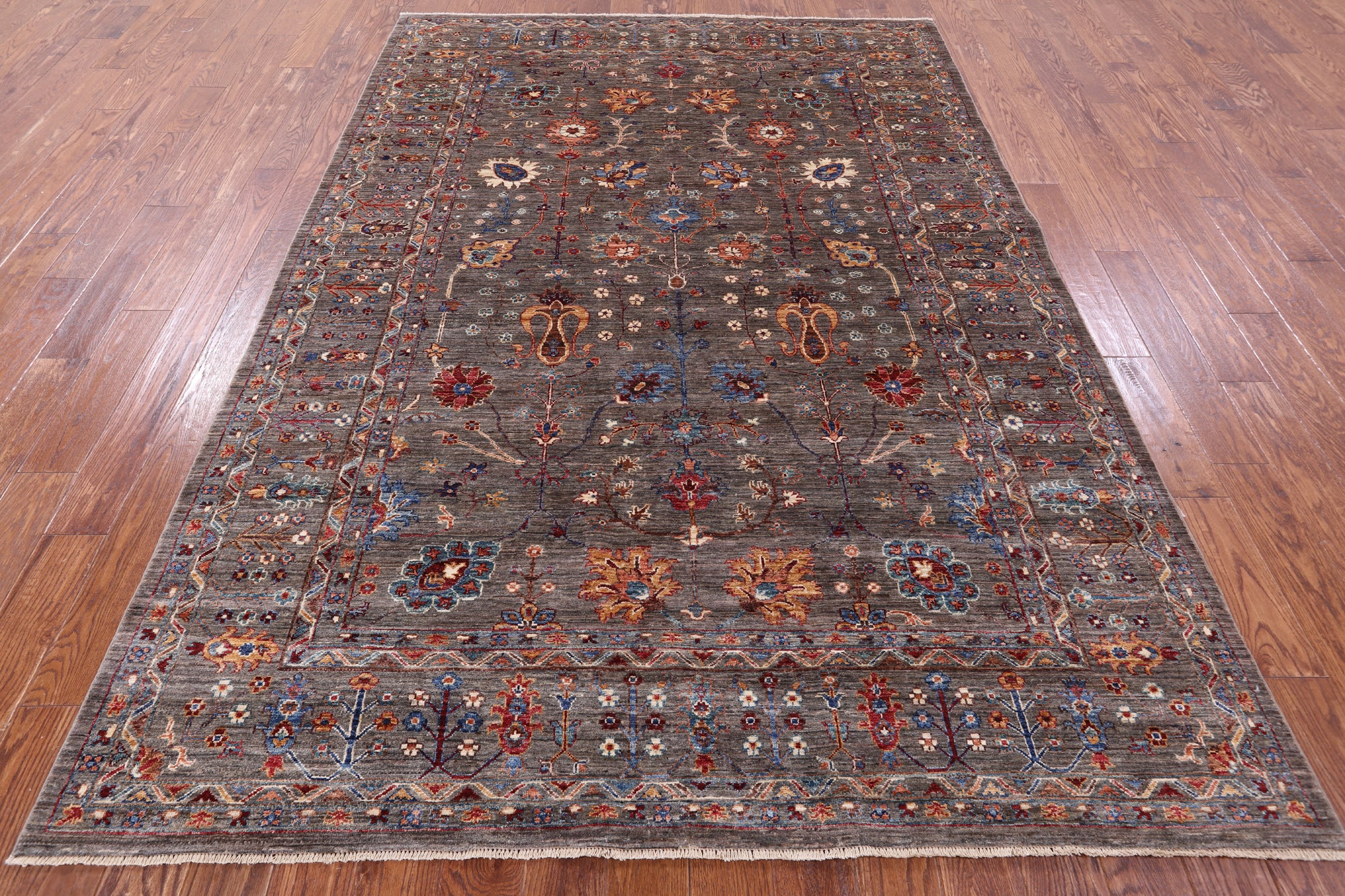 Peshawar Hand Knotted Wool Rug - 6' 9" X 9' 8" - Golden Nile