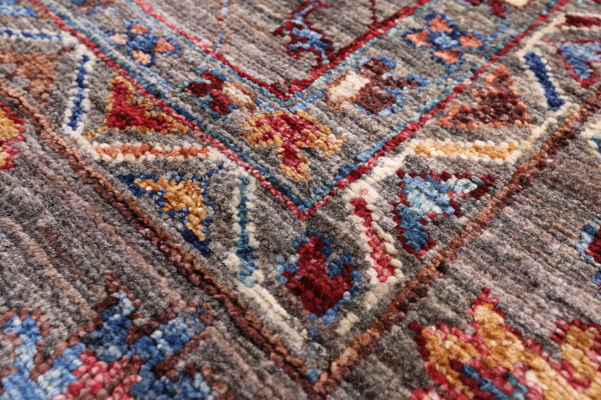 Peshawar Hand Knotted Wool Rug - 6' 9" X 9' 8" - Golden Nile