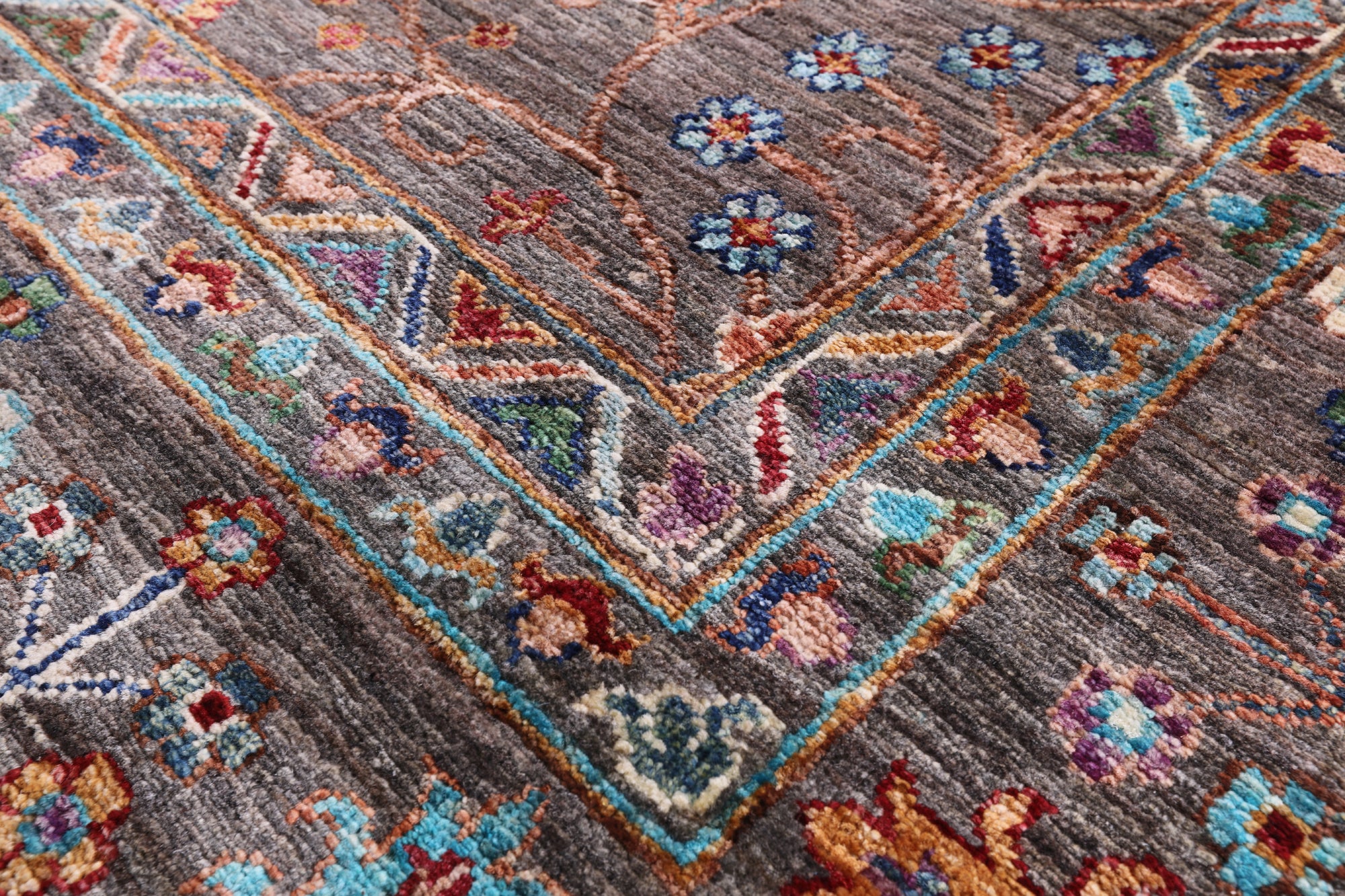 Peshawar Hand Knotted Wool Rug - 6' 10" X 9' 11" - Golden Nile