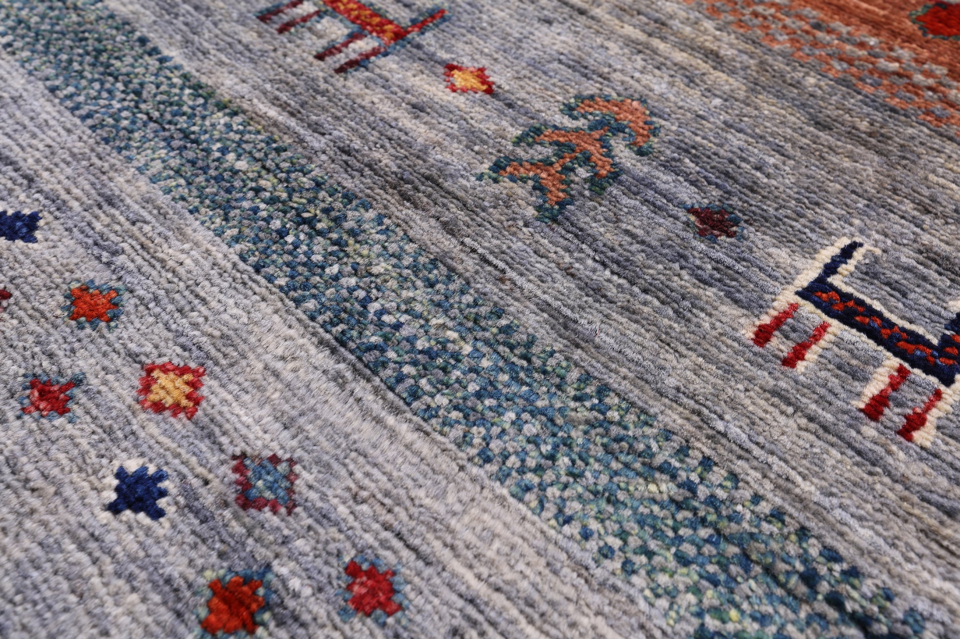 Tribal Persian Gabbeh Handmade Wool Rug - 6' 6" X 9' 11" - Golden Nile