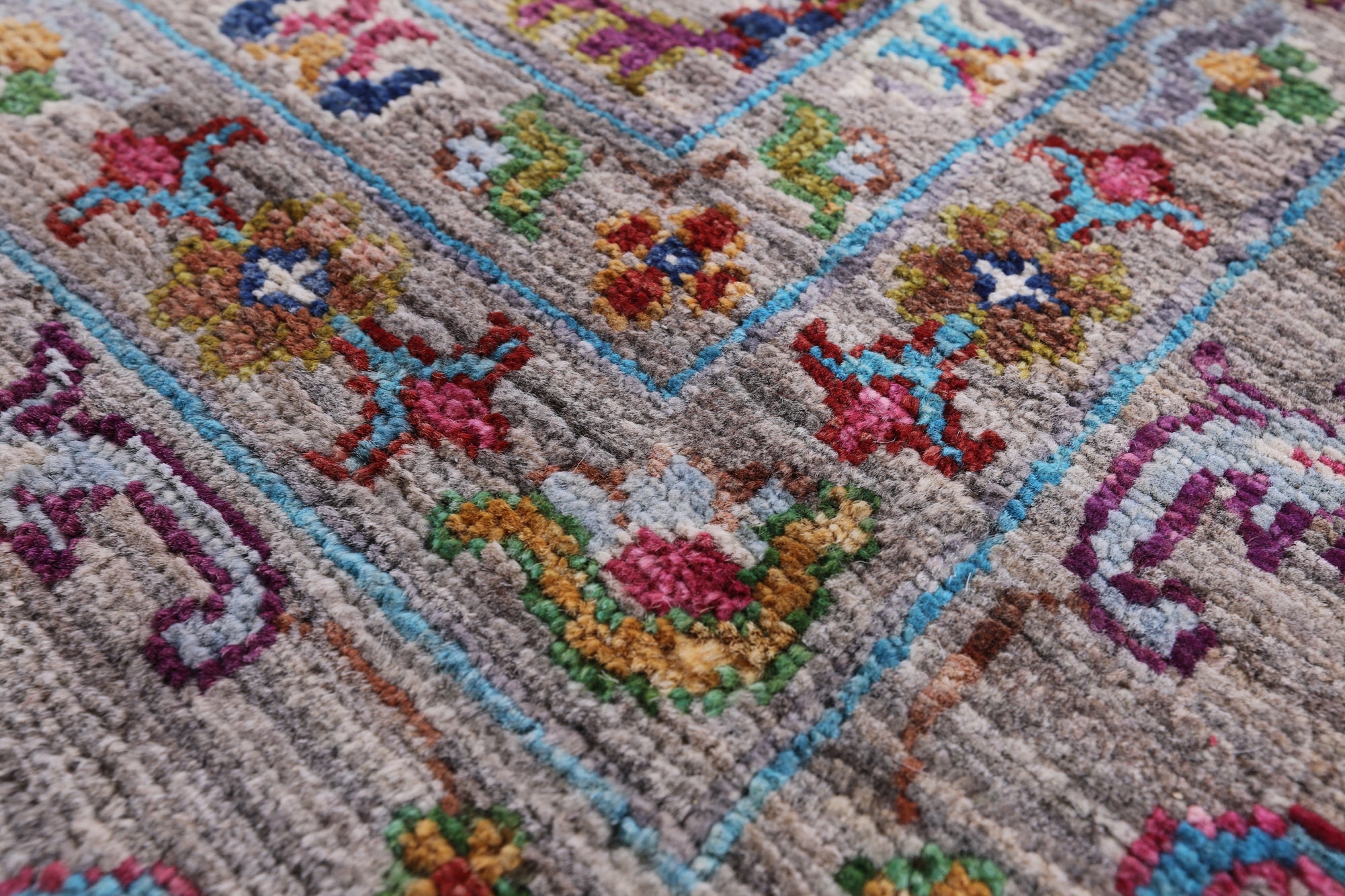 Peshawar Hand Knotted Wool Rug - 6' 8" X 10' 0" - Golden Nile