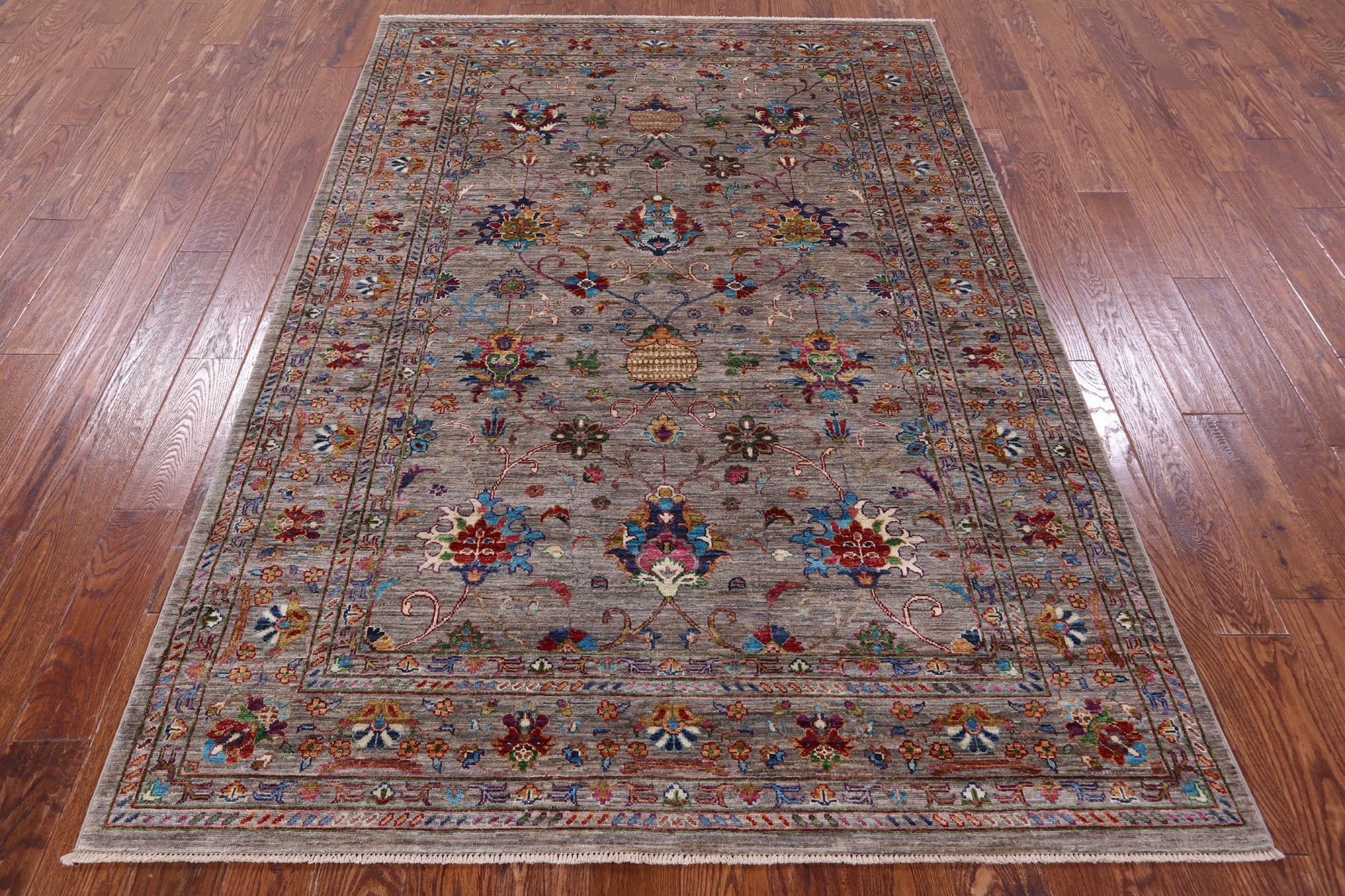 Peshawar Hand Knotted Wool Rug - 5' 7" X 8' 1" - Golden Nile