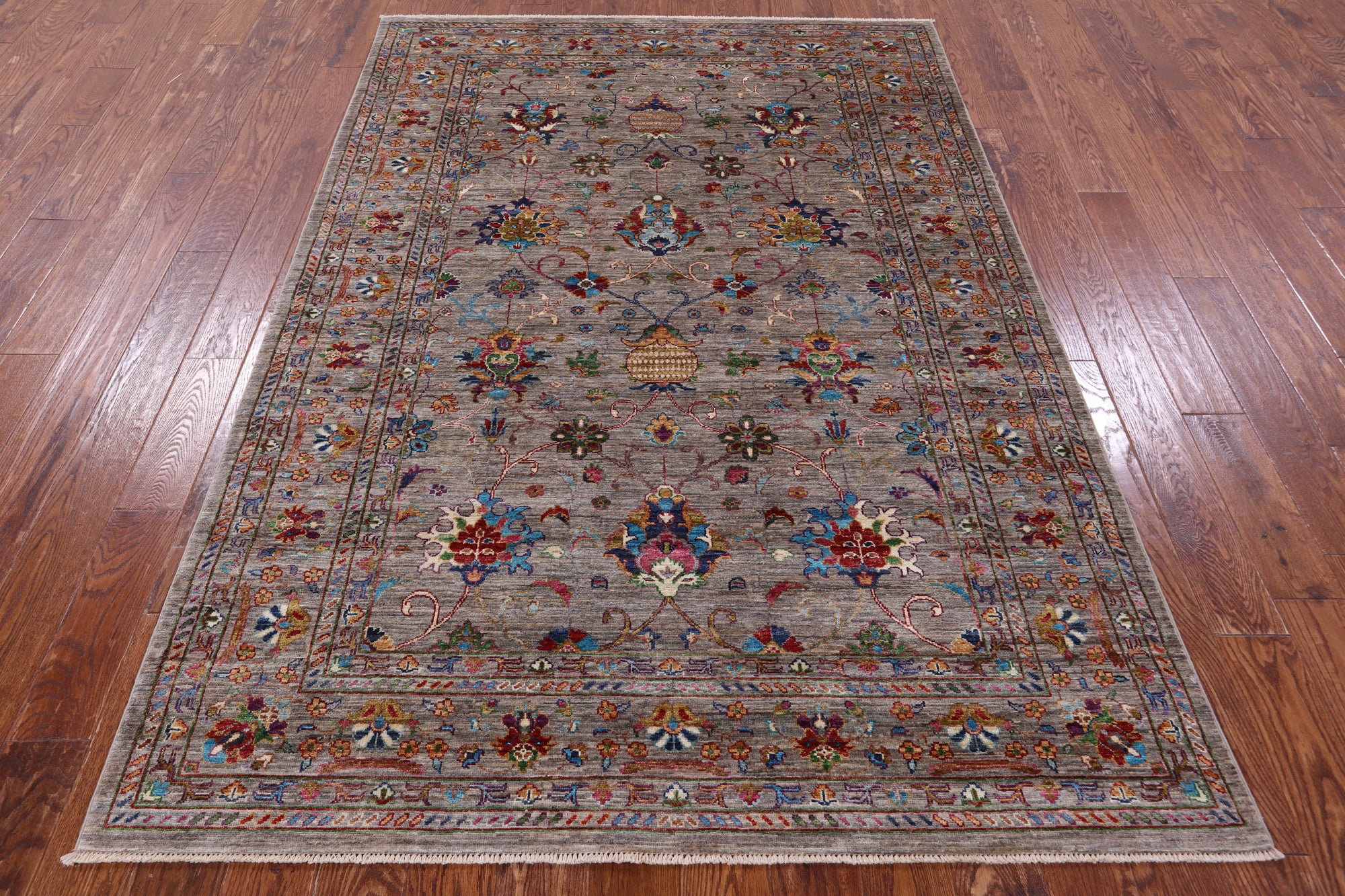 Peshawar Hand Knotted Wool Rug - 5' 7" X 8' 1" - Golden Nile