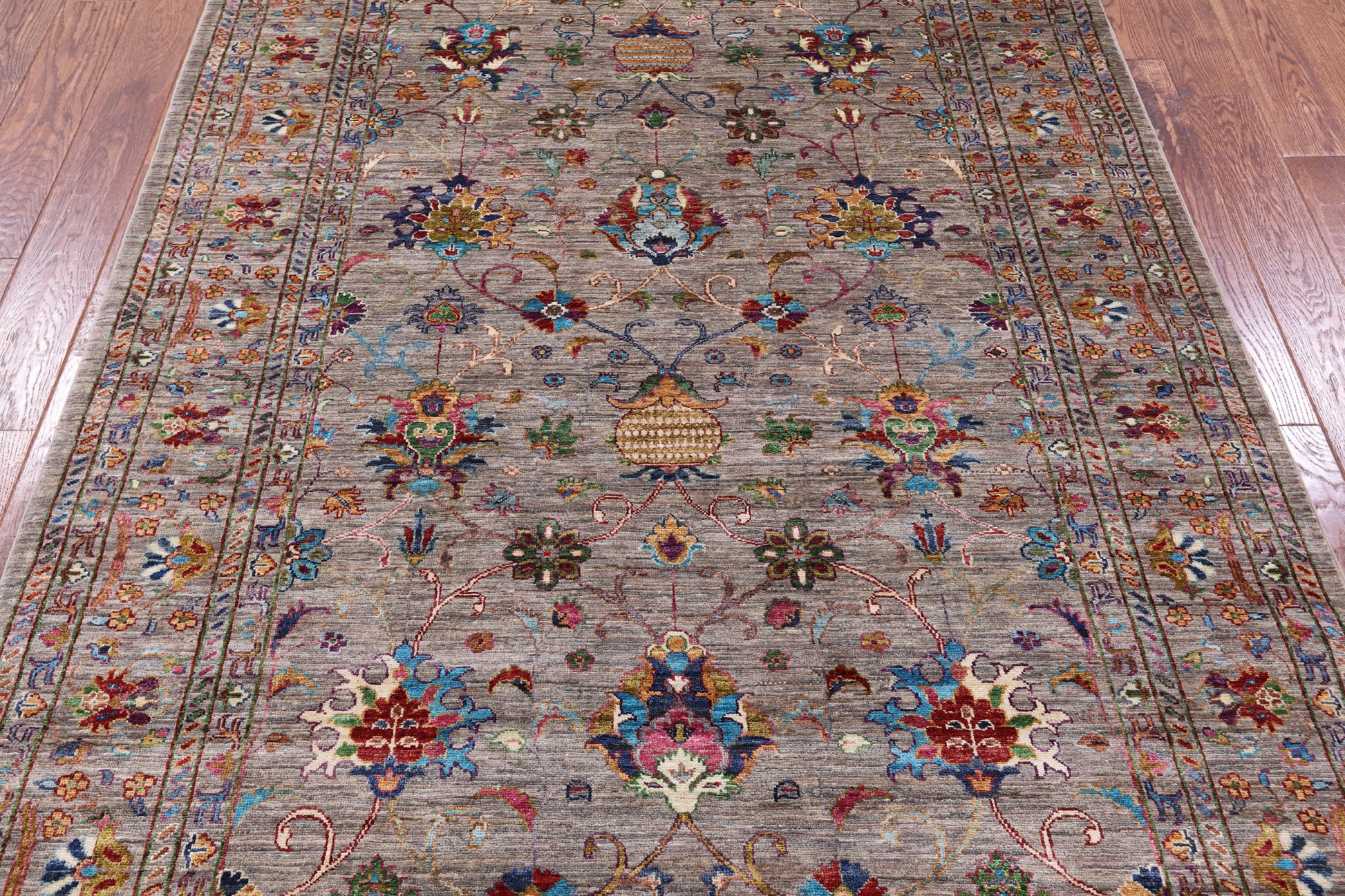 Peshawar Hand Knotted Wool Rug - 5' 7" X 8' 1" - Golden Nile