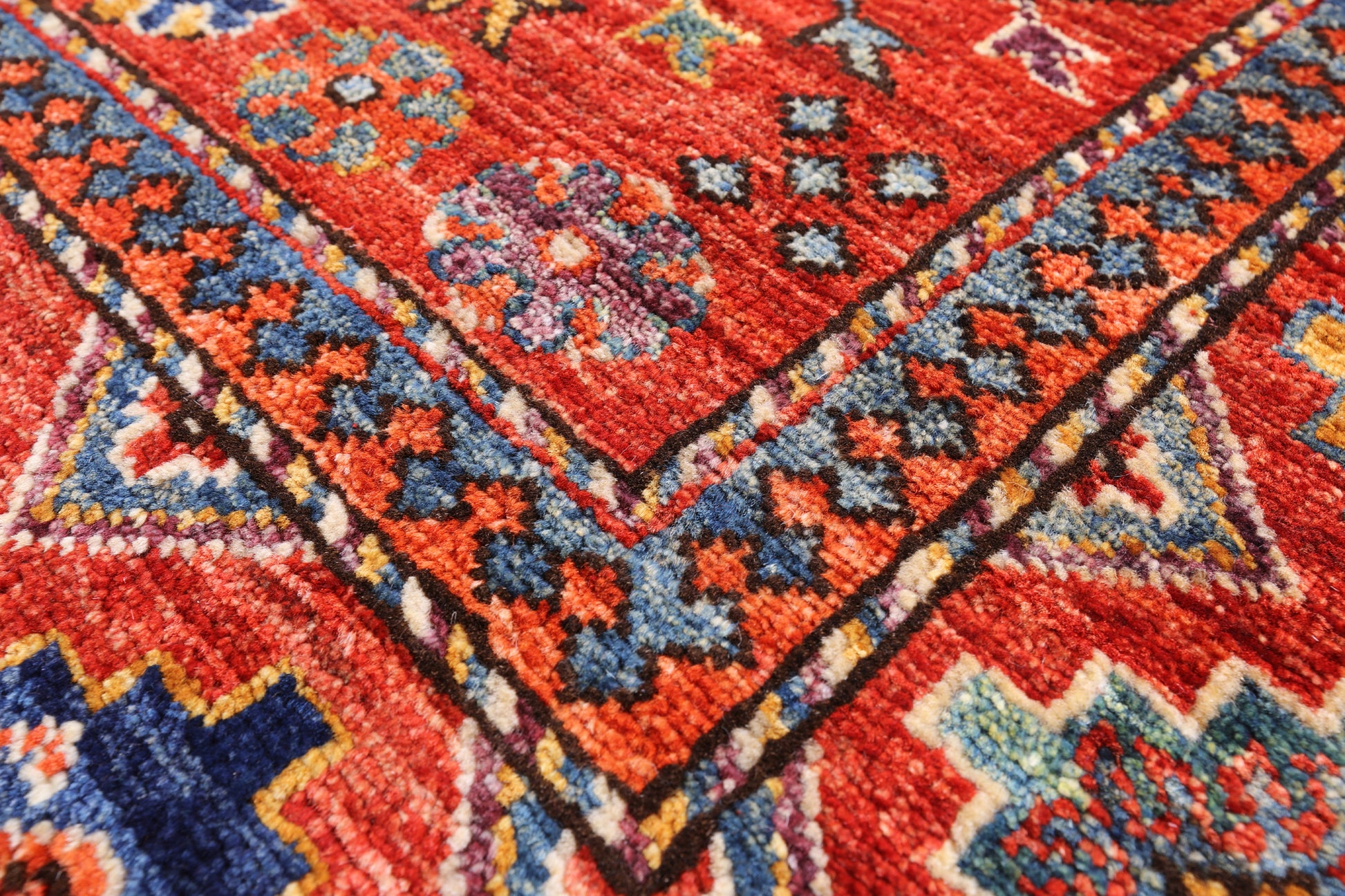 Red Turkmen Ersari Handmade Wool Rug - 4' 10" X 6' 10" - Golden Nile