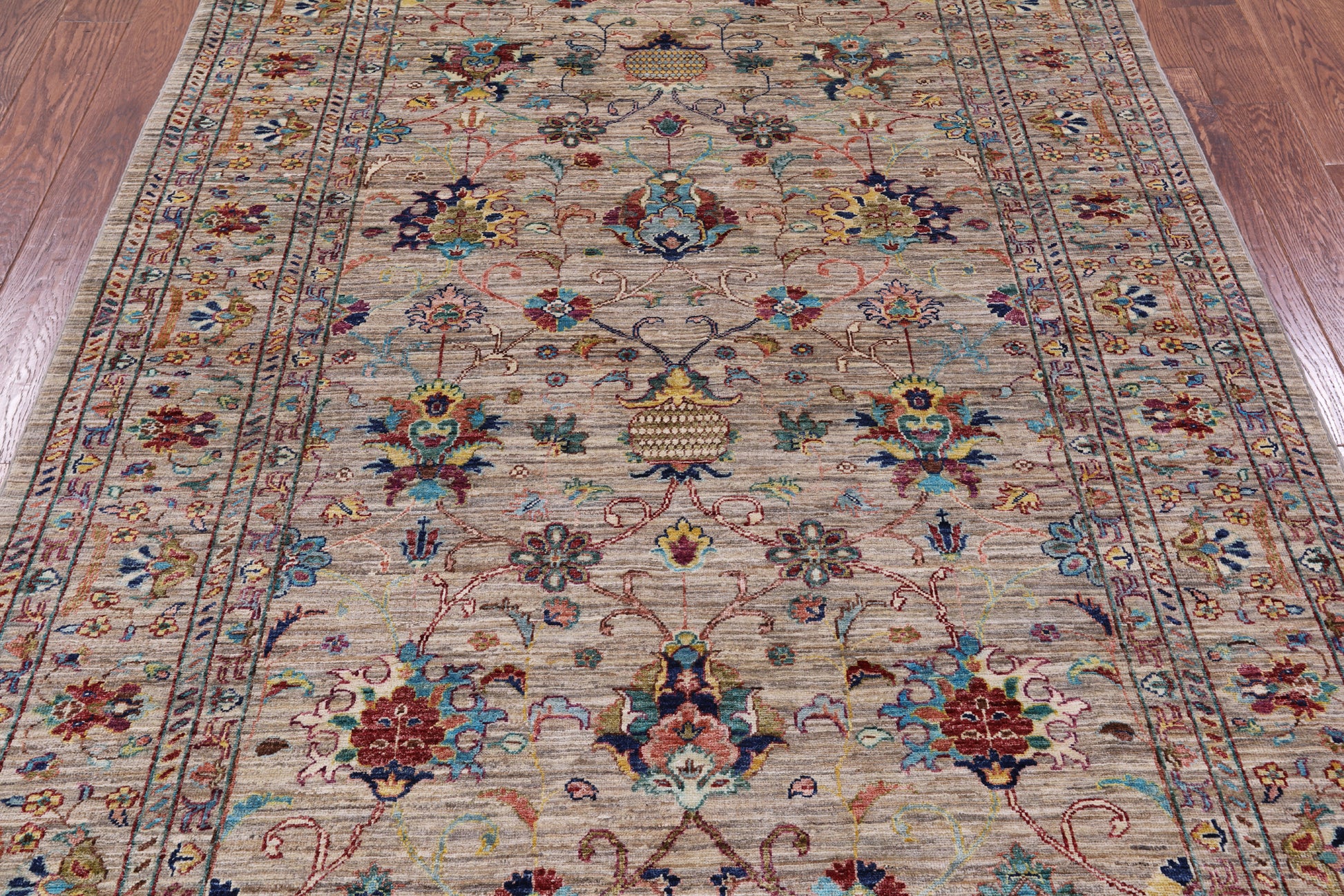 Peshawar Hand Knotted Wool Rug - 5' 8" X 7' 8" - Golden Nile