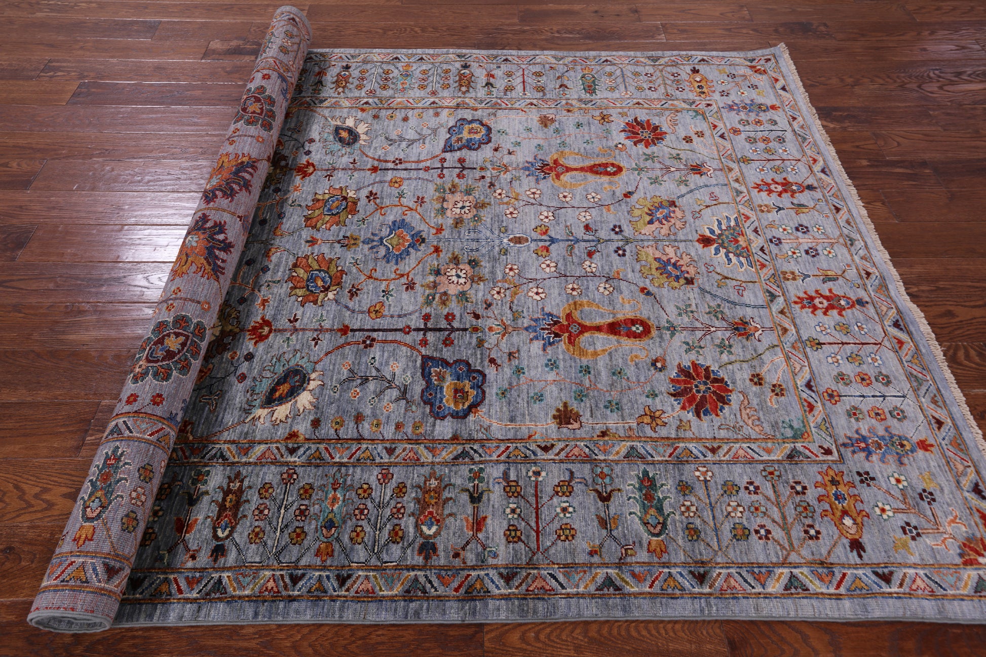 Peshawar Hand Knotted Wool Rug - 5' 9" X 7' 9" - Golden Nile