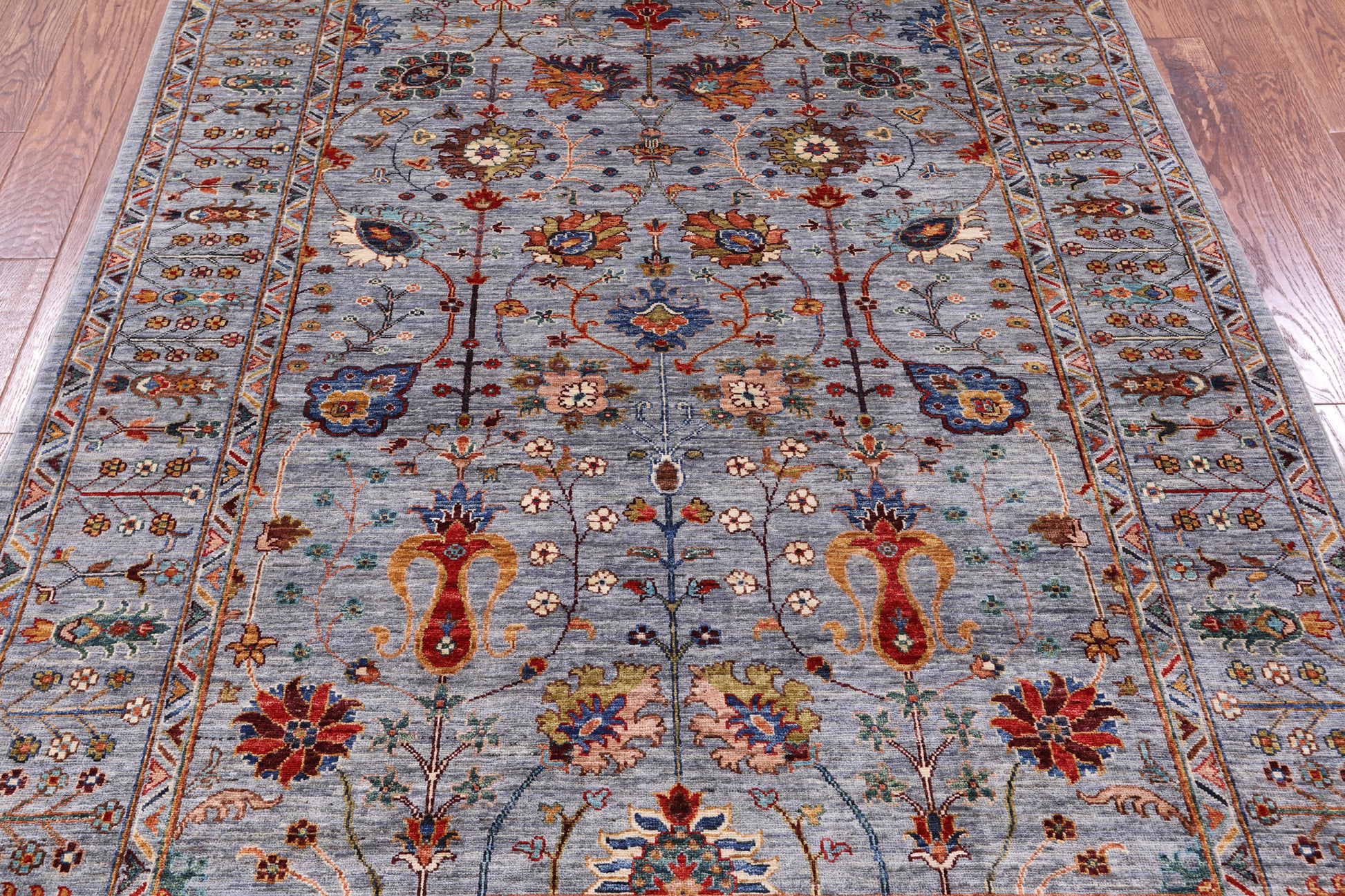 Peshawar Hand Knotted Wool Rug - 5' 9" X 7' 9" - Golden Nile