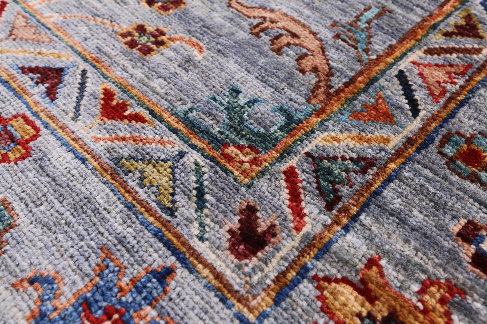 Peshawar Hand Knotted Wool Rug - 5' 9" X 7' 9" - Golden Nile