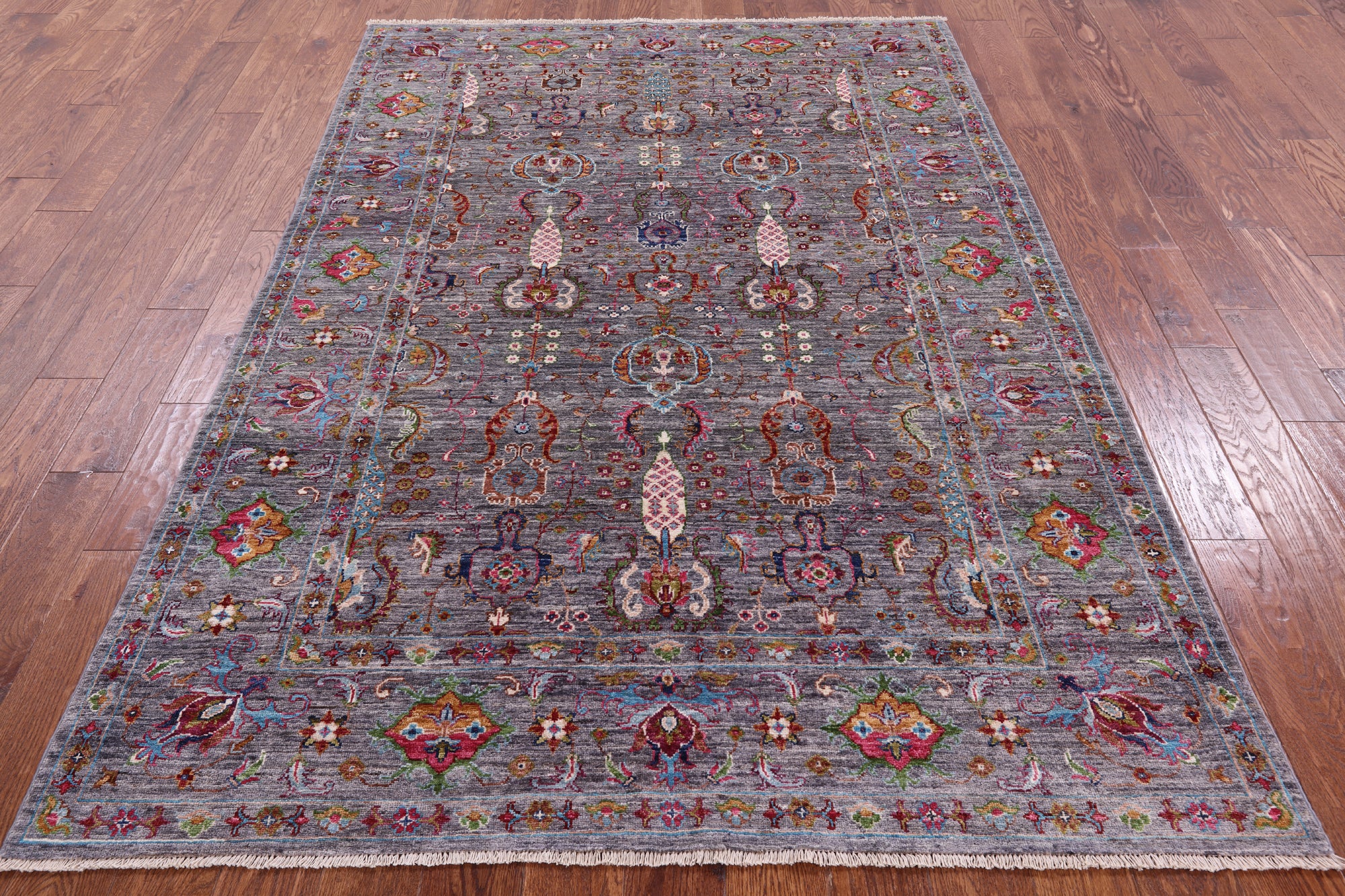 Grey Peshawar Hand Knotted Wool Rug - 5' 6" X 8' 2" - Golden Nile