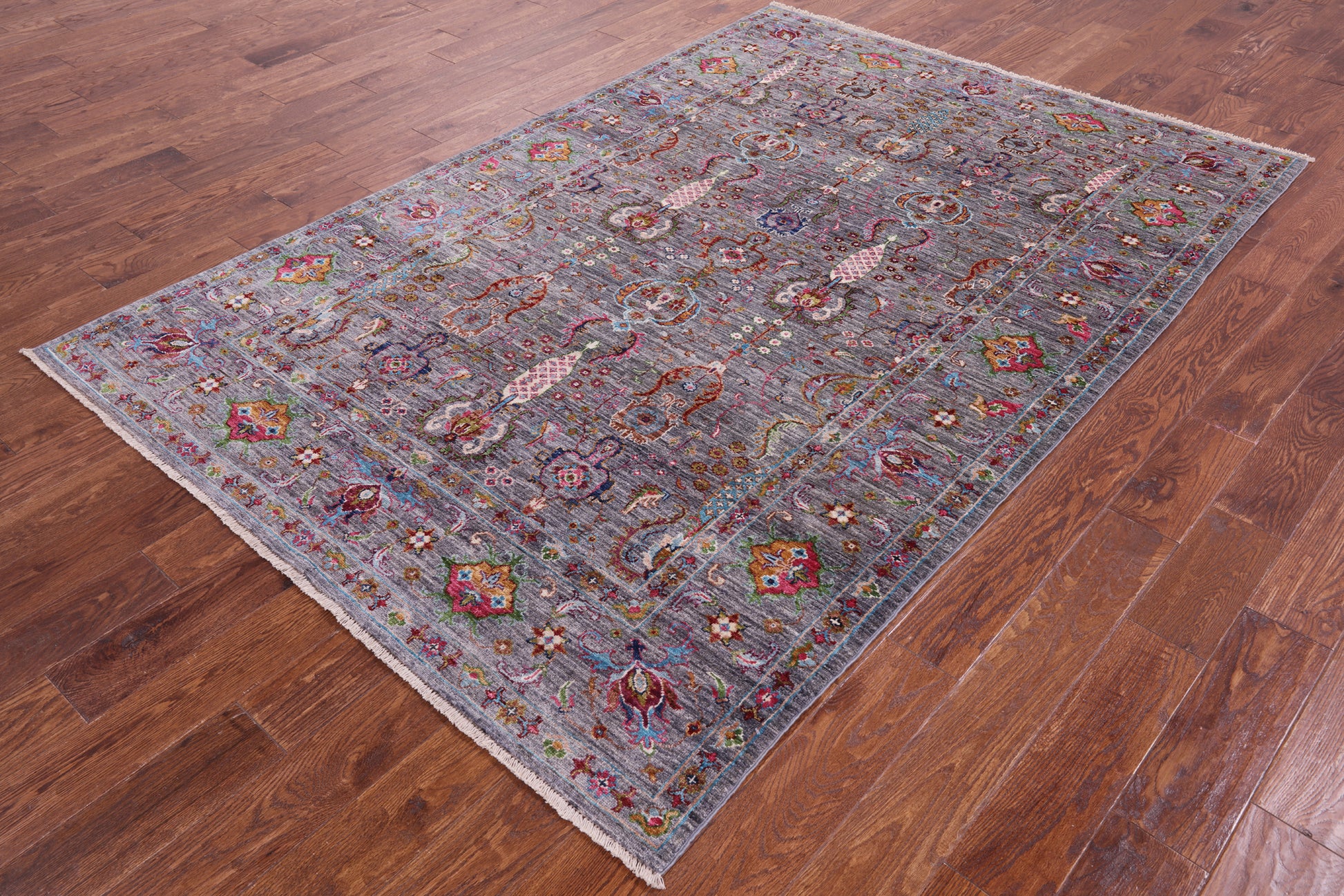 Grey Peshawar Hand Knotted Wool Rug - 5' 6" X 8' 2" - Golden Nile