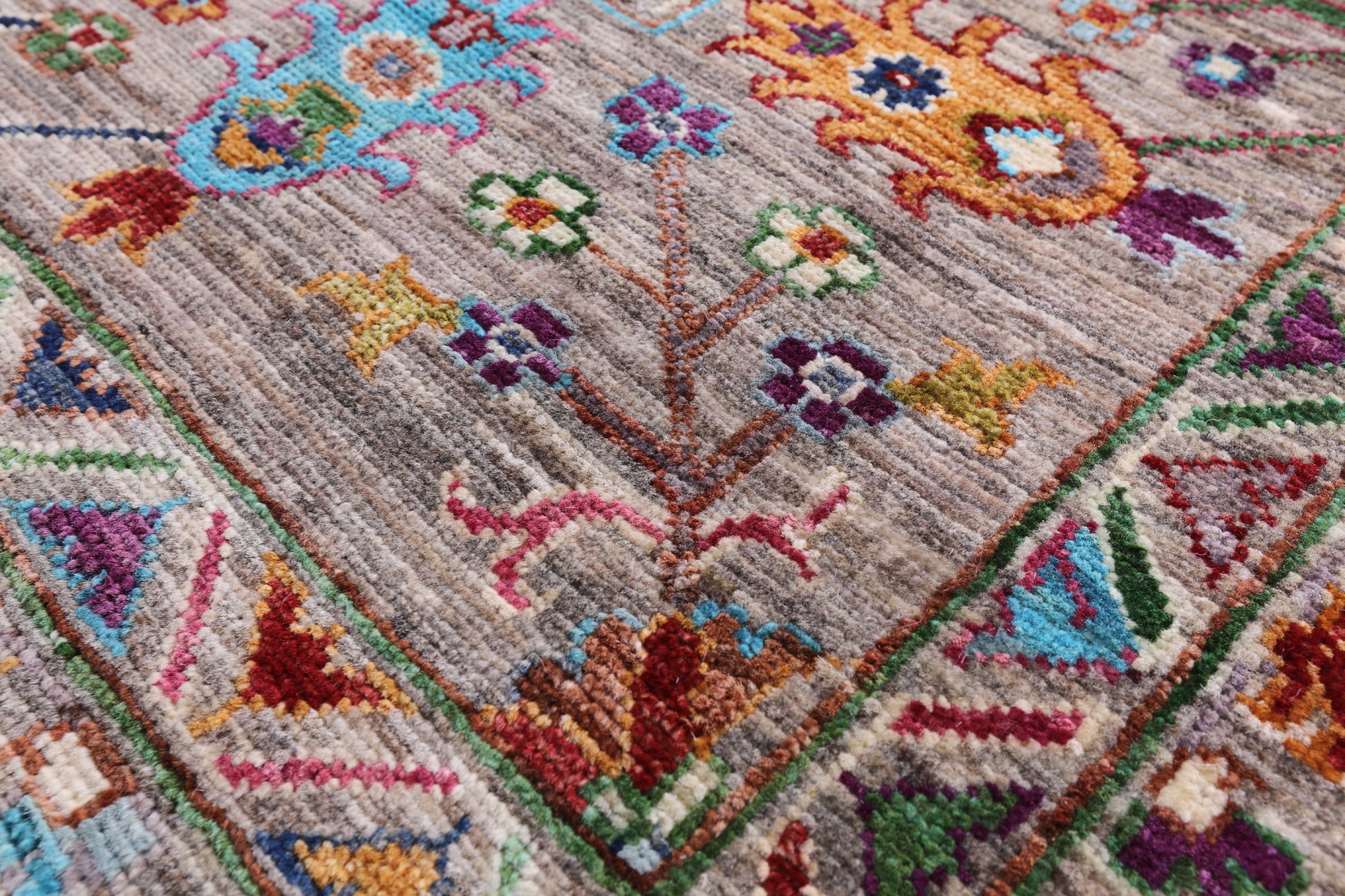 Peshawar Hand Knotted Wool Rug - 8' 0" X 9' 4" - Golden Nile