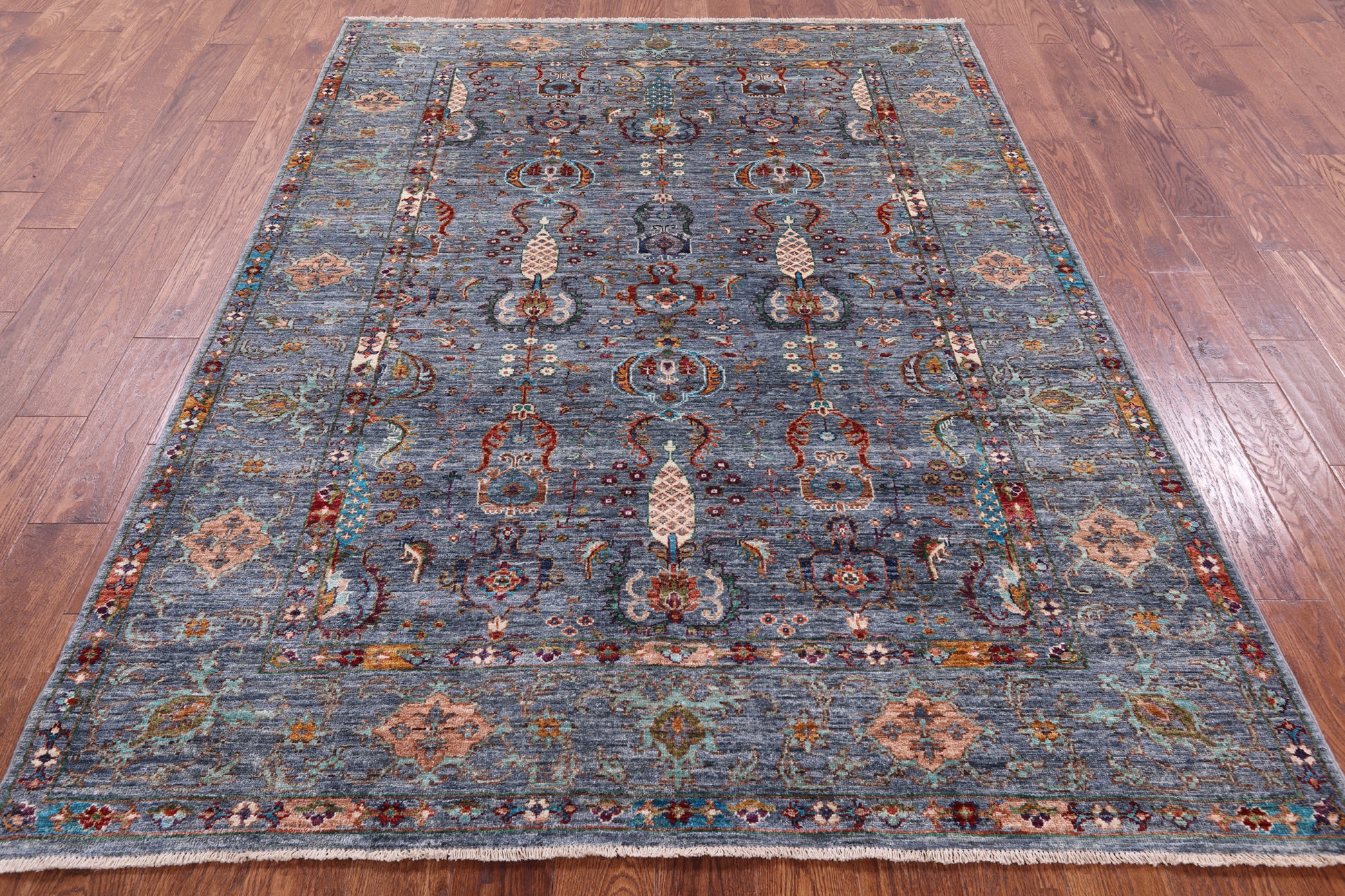 Peshawar Hand Knotted Wool Rug - 5' 10" X 7' 10" - Golden Nile
