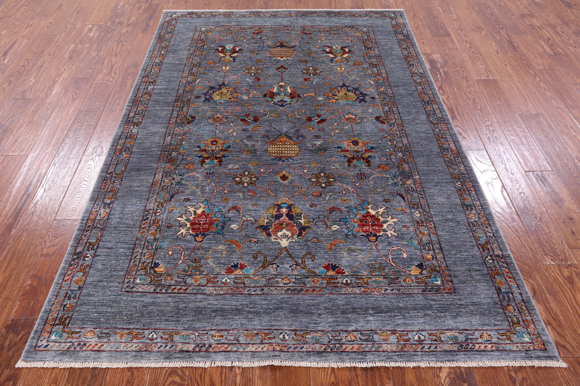 Peshawar Hand Knotted Wool Rug - 5' 6" X 8' 1" - Golden Nile