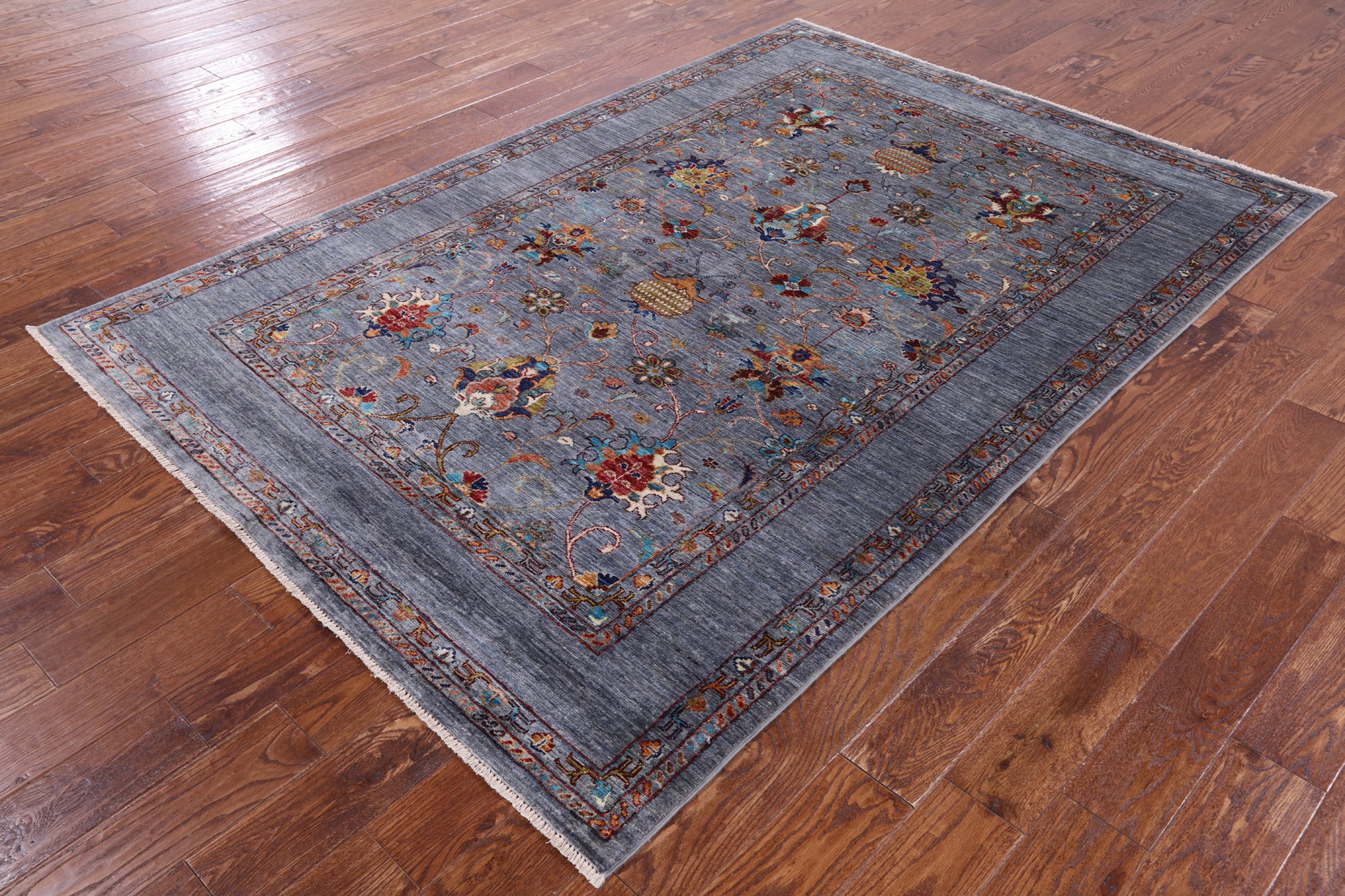Peshawar Hand Knotted Wool Rug - 5' 6" X 8' 1" - Golden Nile