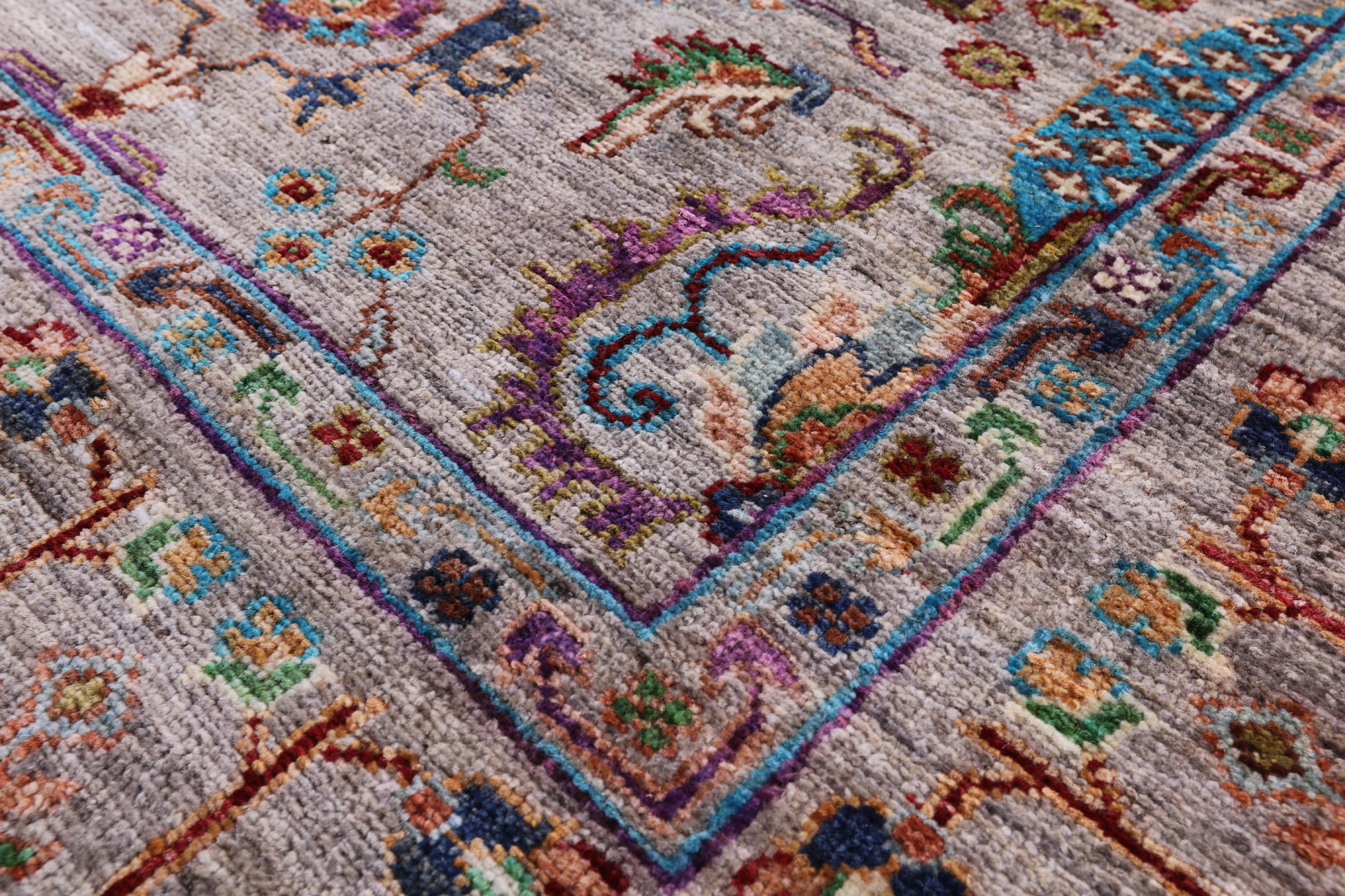Peshawar Handmade Wool Rug - 5' 11" X 8' 1" - Golden Nile