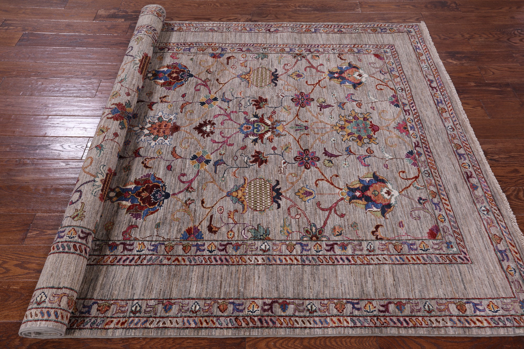 Peshawar Hand Knotted Wool Rug - 5' 7" X 7' 9" - Golden Nile