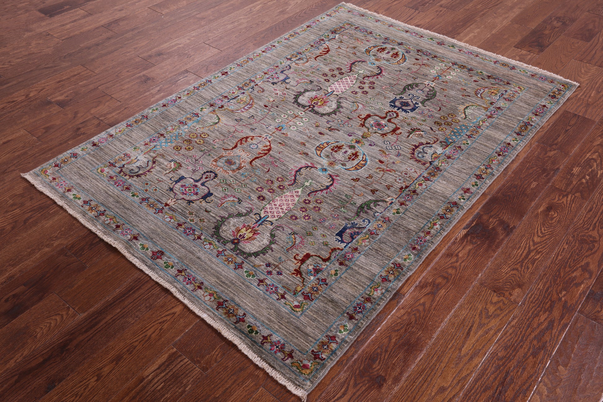 Peshawar Hand Knotted Wool Rug - 4' 1" X 6' 0" - Golden Nile