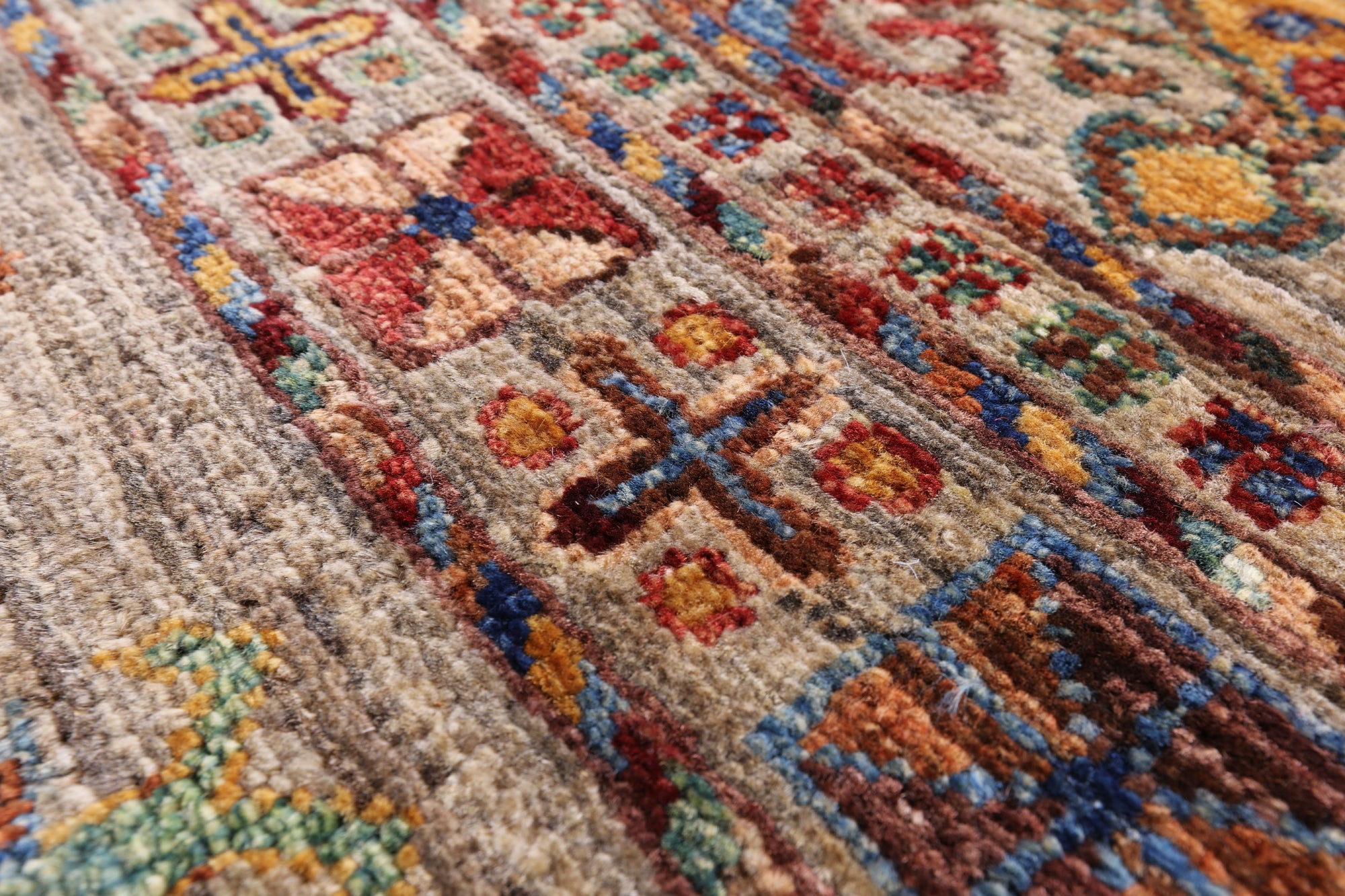 Khorjin Persian Gabbeh Handmade Wool Rug - 5' 10" X 7' 10" - Golden Nile